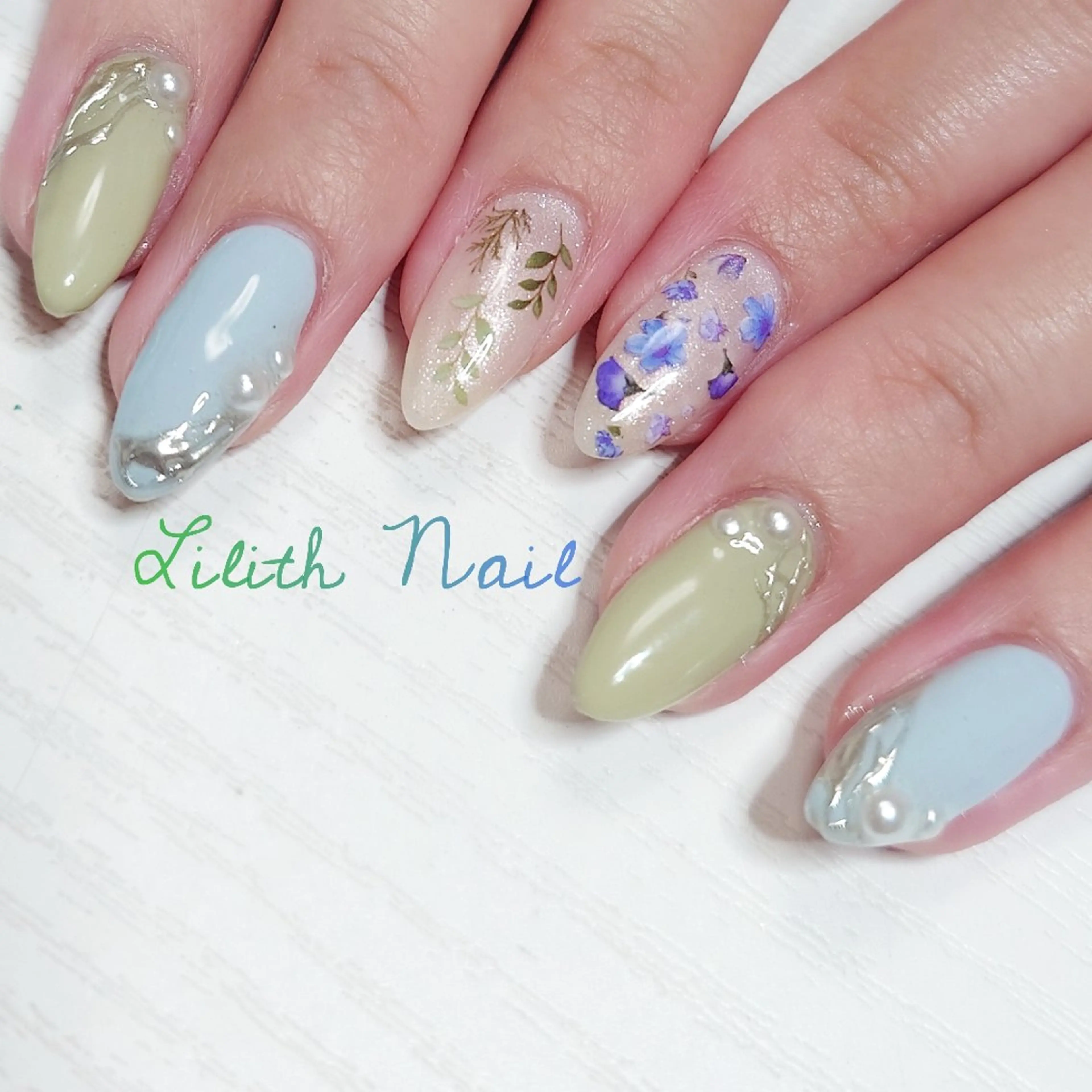 ネイル ハンドネイル Lilith Nailのネイルデザイン