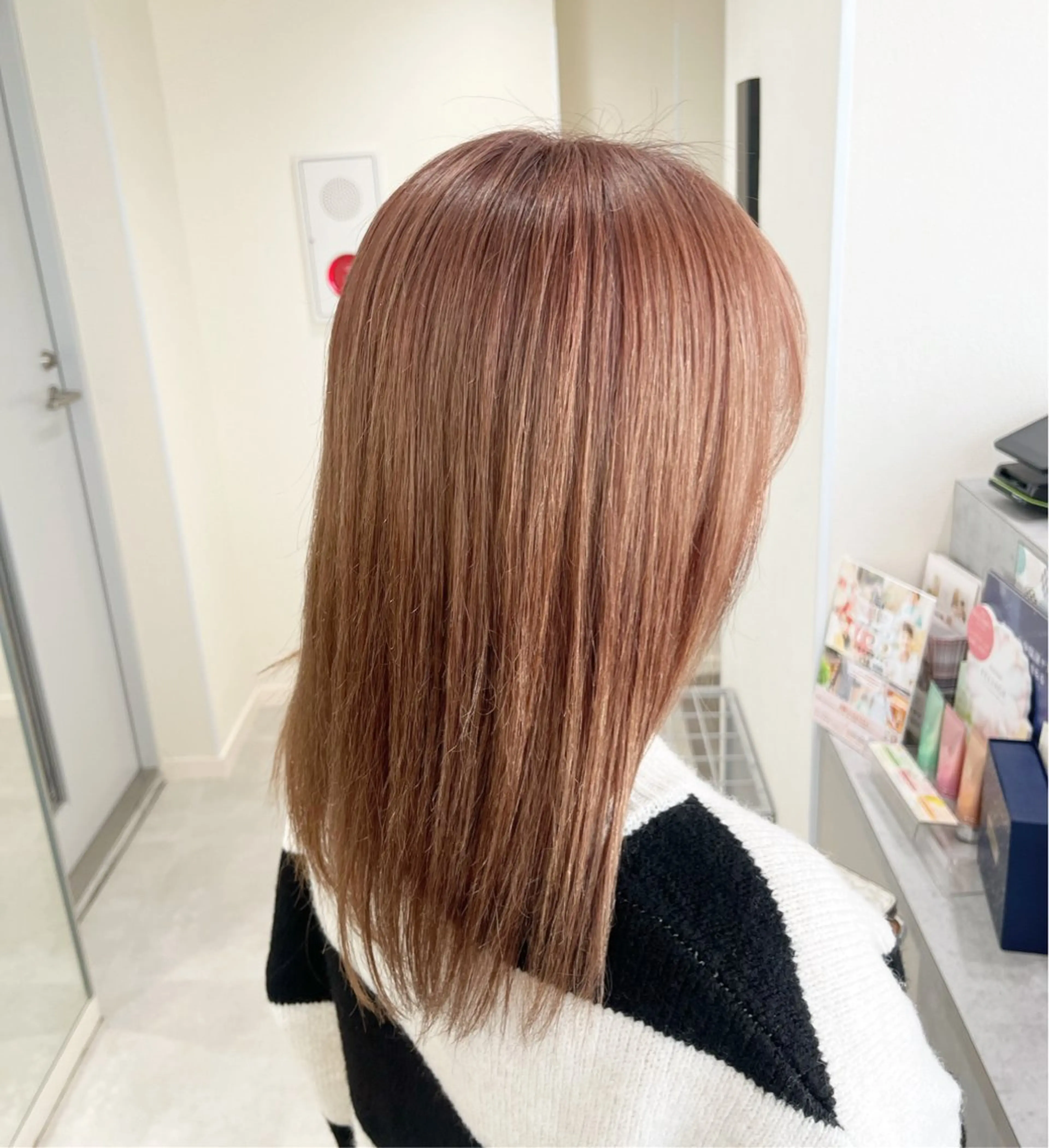 セミロング ユイナ 🕊NaVI ベージュ/透明感のヘアスタイル