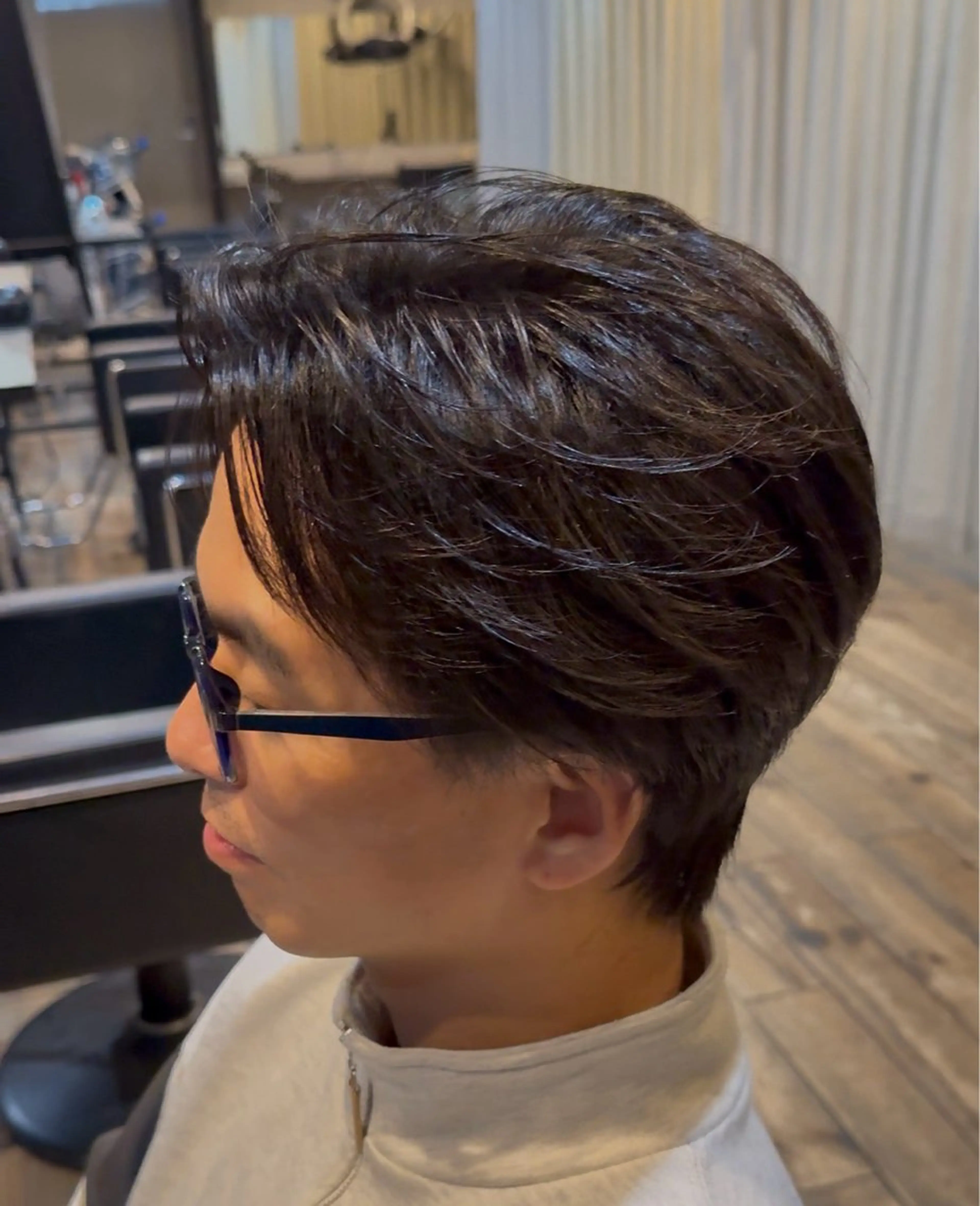 ショート パーマ メンズ センターパート フェザーパーマ メンズパーマ メンズウルフカット ウルフカット カット パーマ メンズカット/パーマ 艶カラーTAIGA︎のヘアスタイル