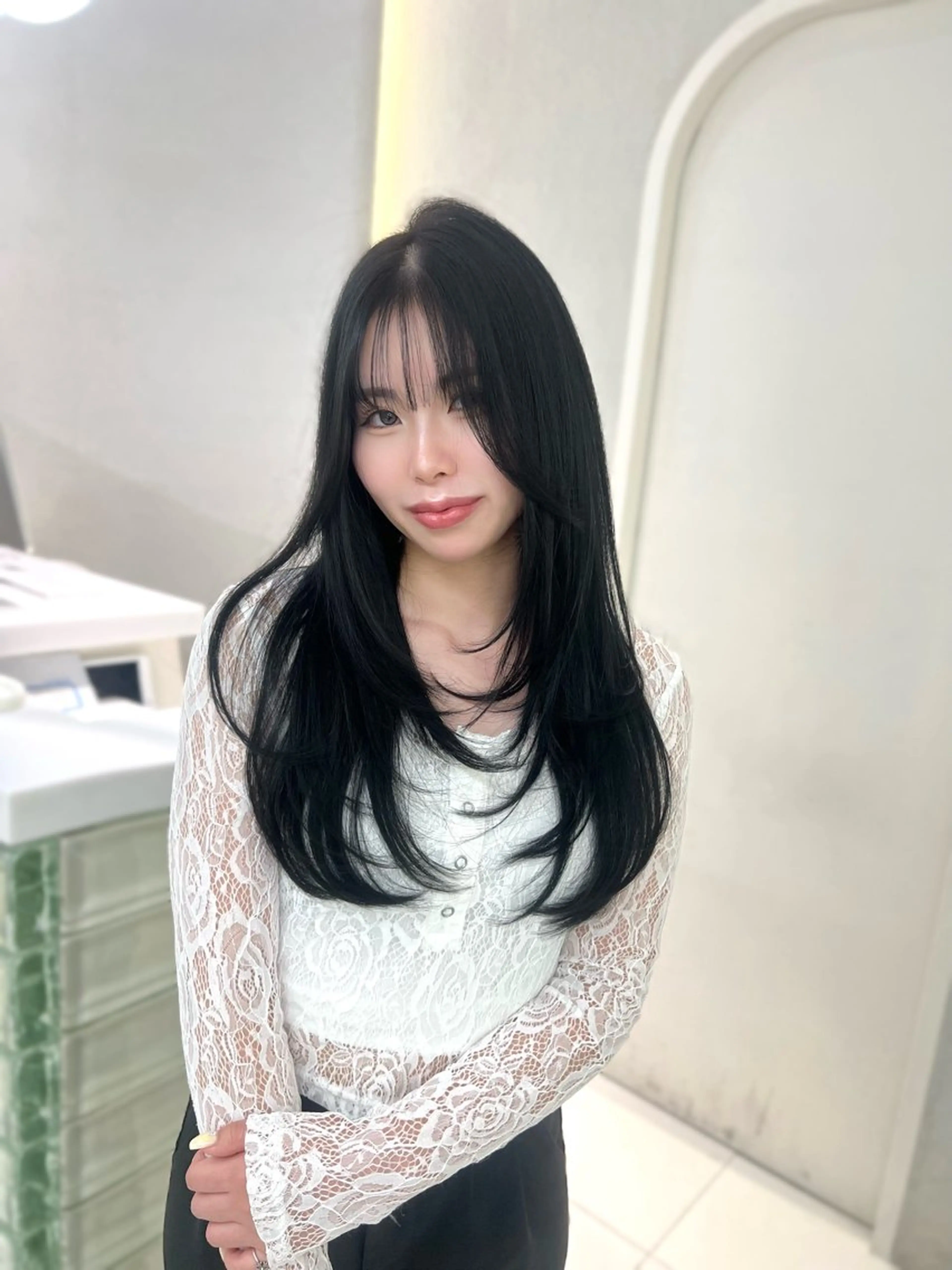 ロング レイヤーカット GAGA所属・GAGA AMIKAのヘアスタイル