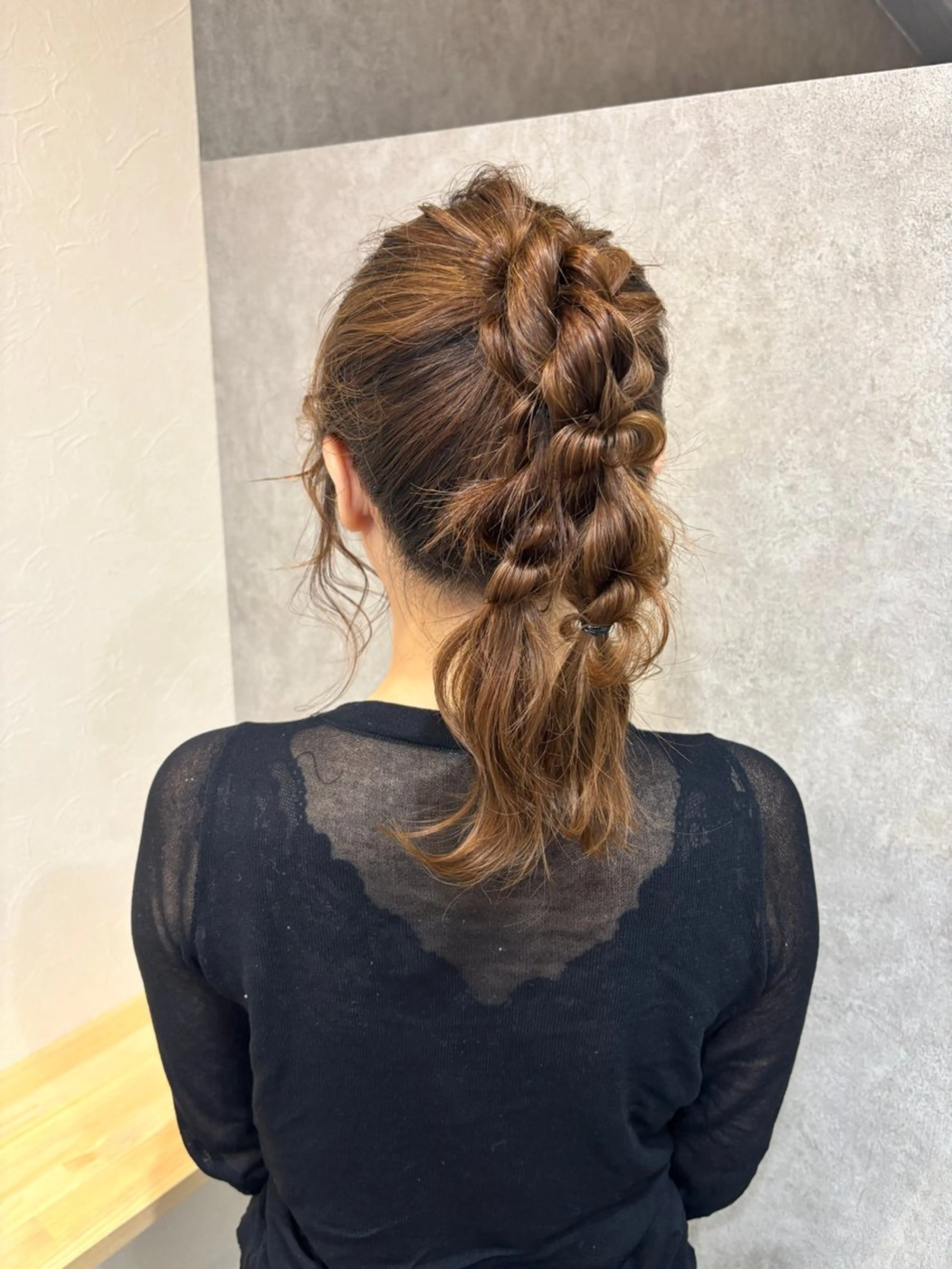 ミディアム ボブ 韓国風ヘア レイヤーカット 縮毛矯正 ブリーチカラー🤍 髪質改善🌟のヘアスタイル