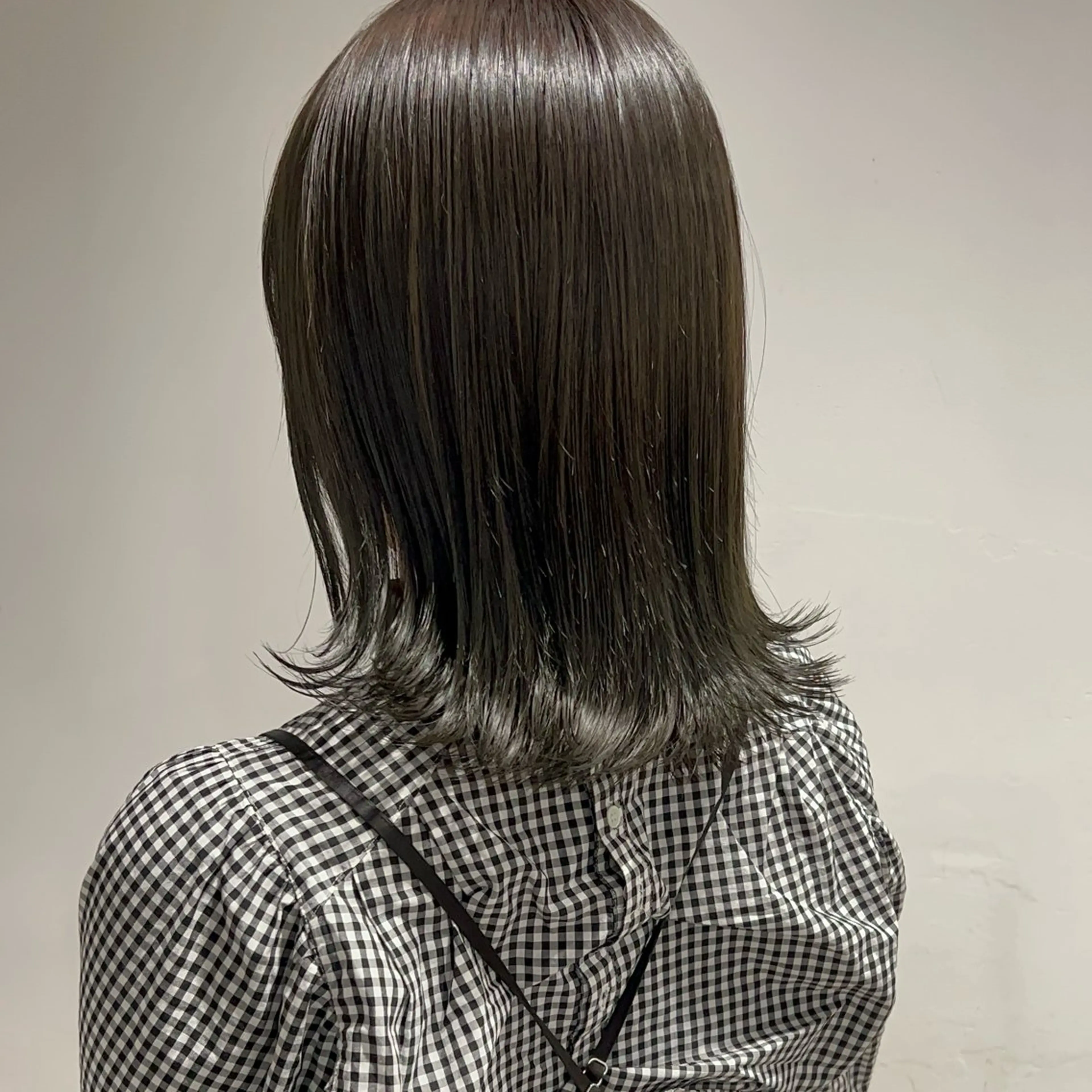 セミロング カラー カット ヘアカラー トリートメント 𓏸レイヤー髪質改善 透けカラーカノン🫧のヘアスタイル