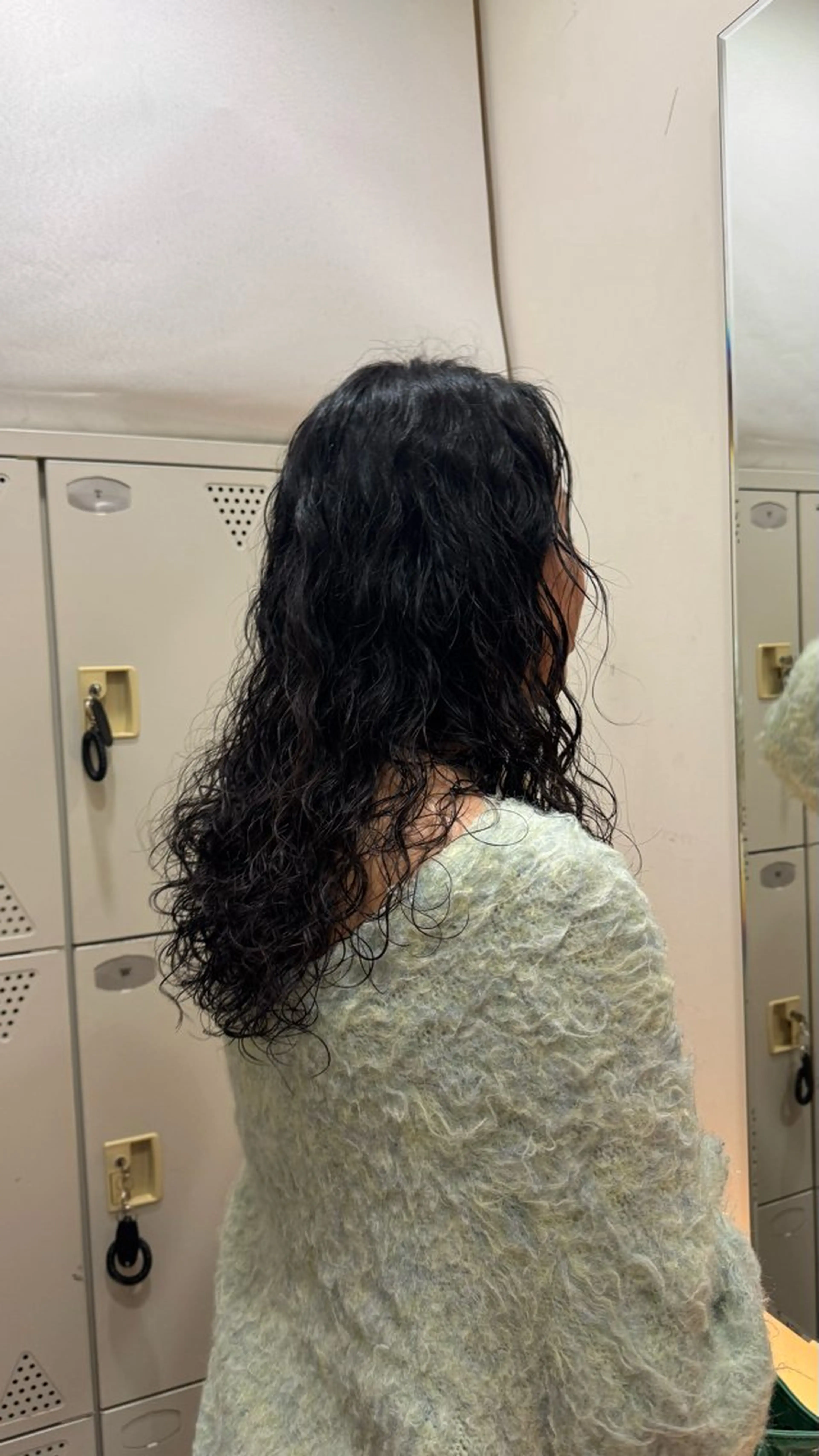 ロング パーマ くせ毛風パーマ🪡 hikariのヘアスタイル