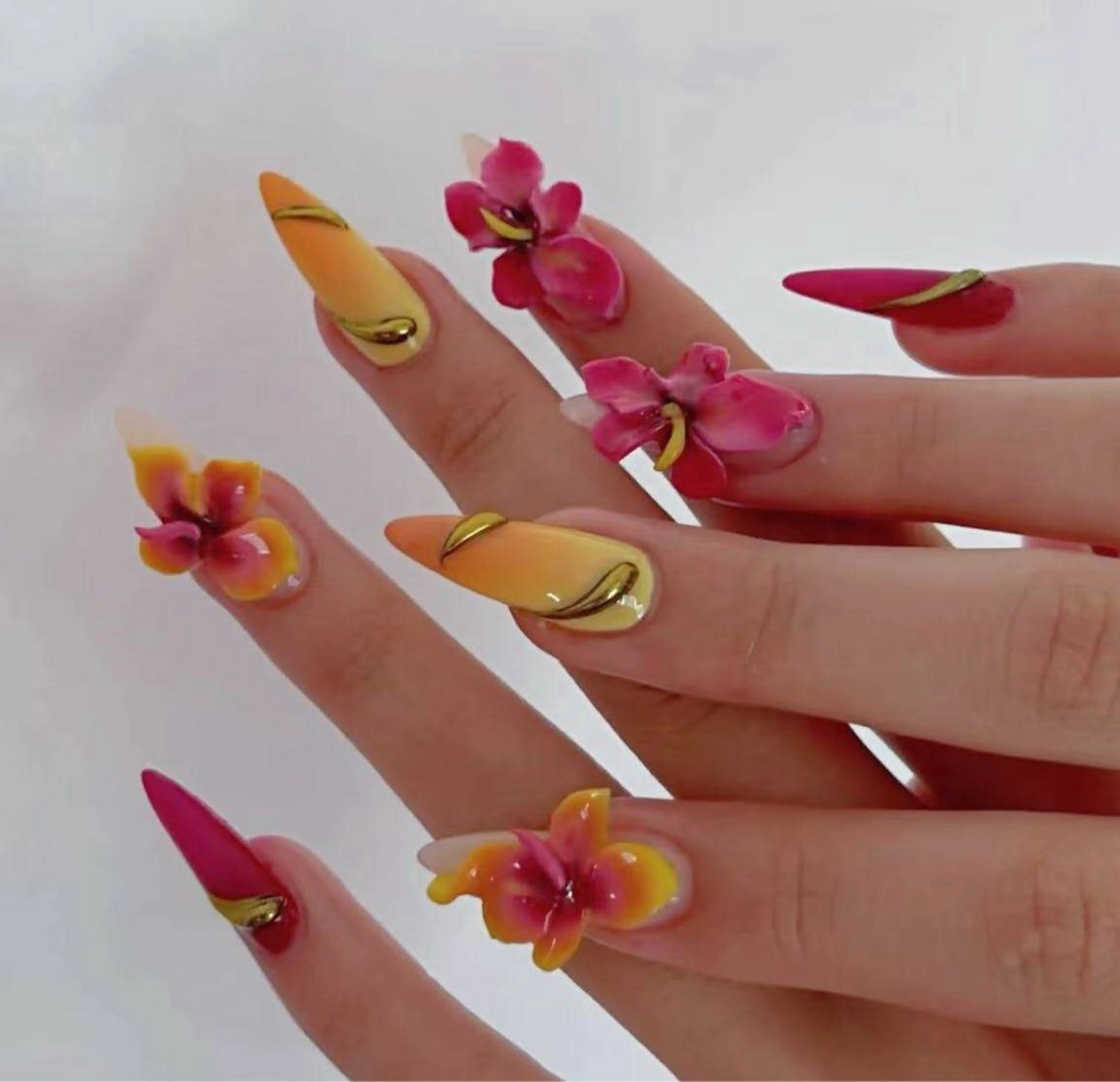 ネイル オーロラネイル フラワーネイル フットネイル フレンチネイル ジェルネイル ハンドネイル 相沢 さやかのネイルデザイン
