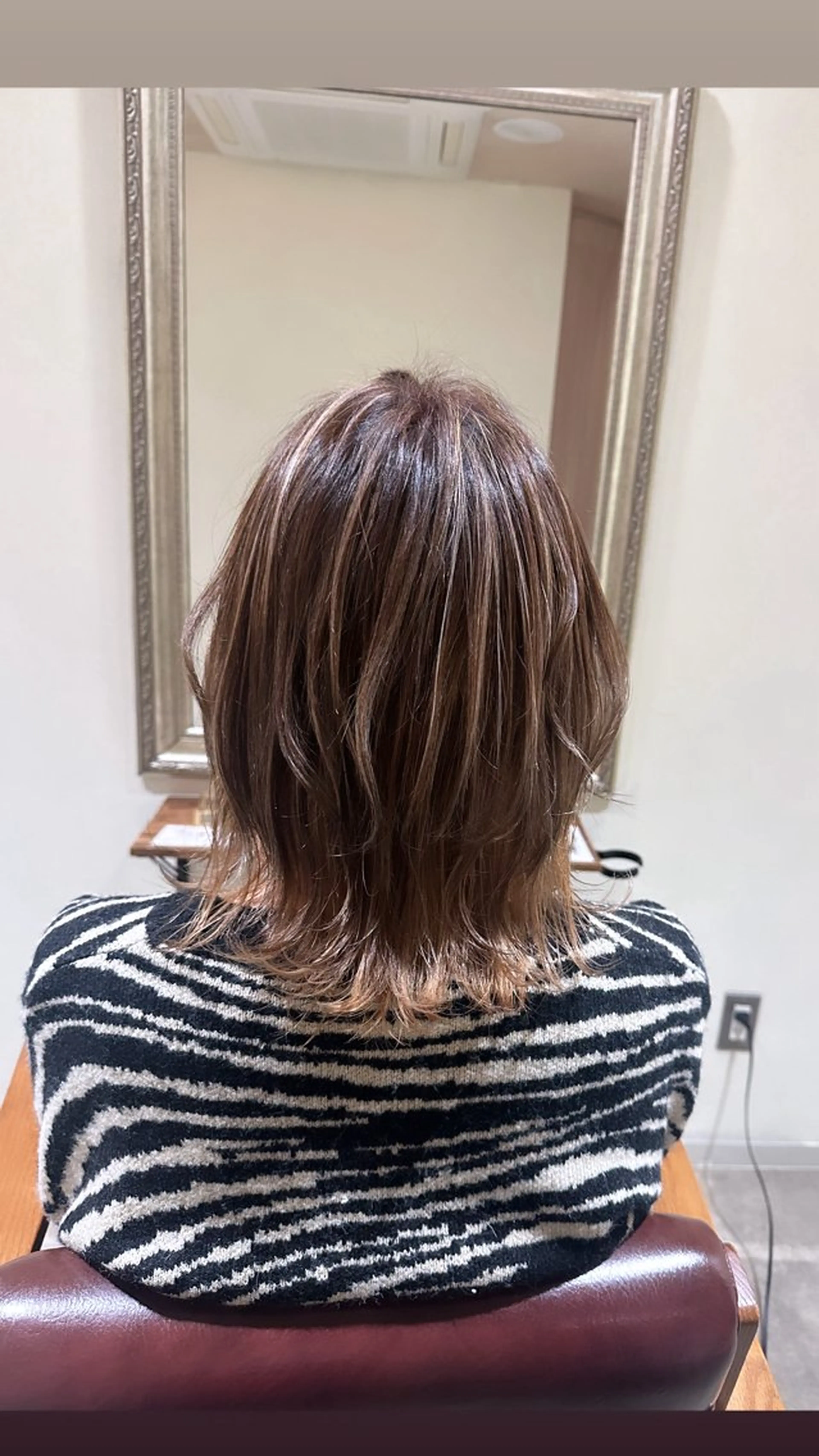 ミディアム ハイライト spin hair桂 高宮彩花のヘアスタイル