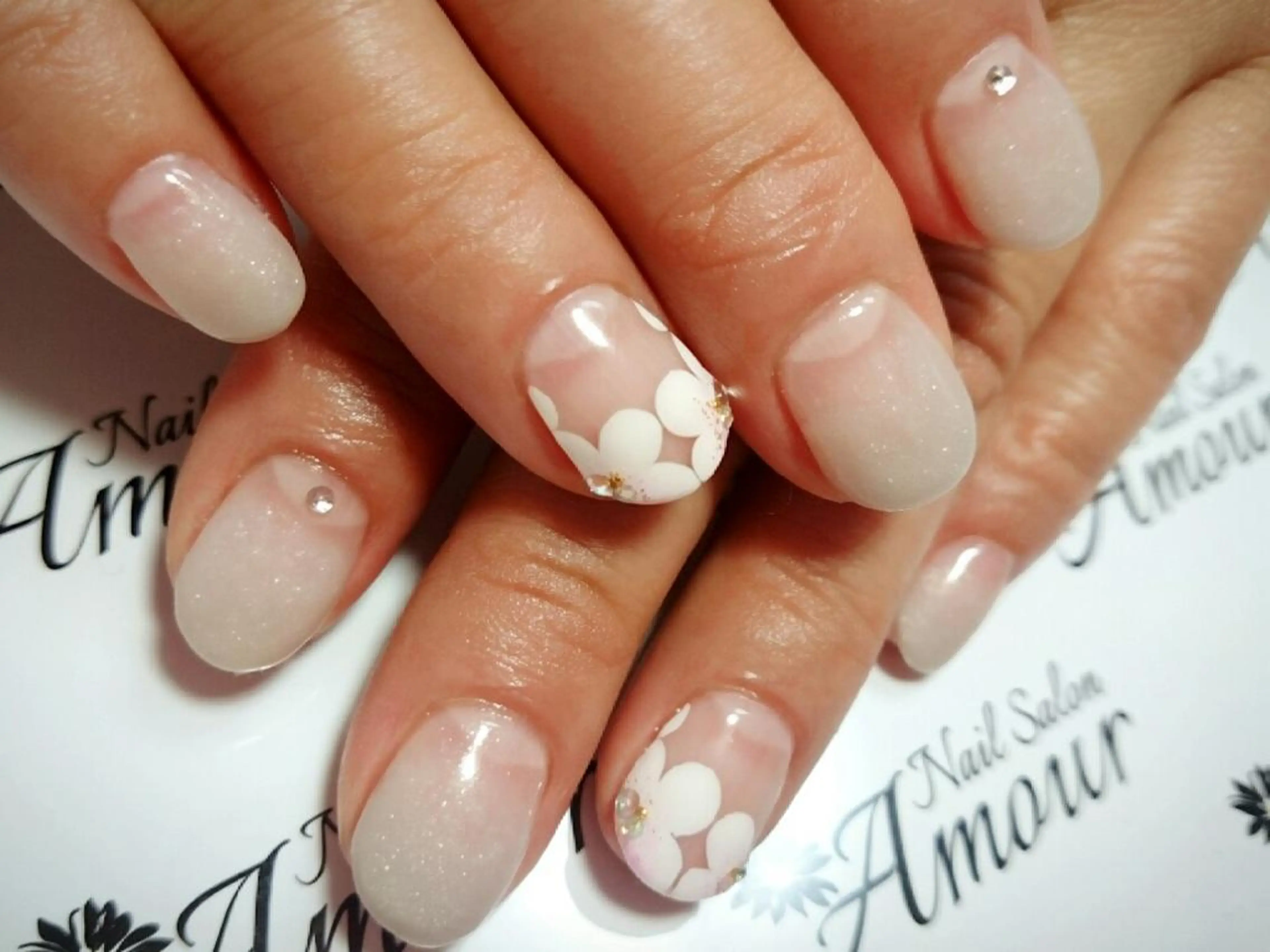 ネイル フラワーネイル フレンチネイル グラデーション nailsalon ♡amour♡のネイルデザイン