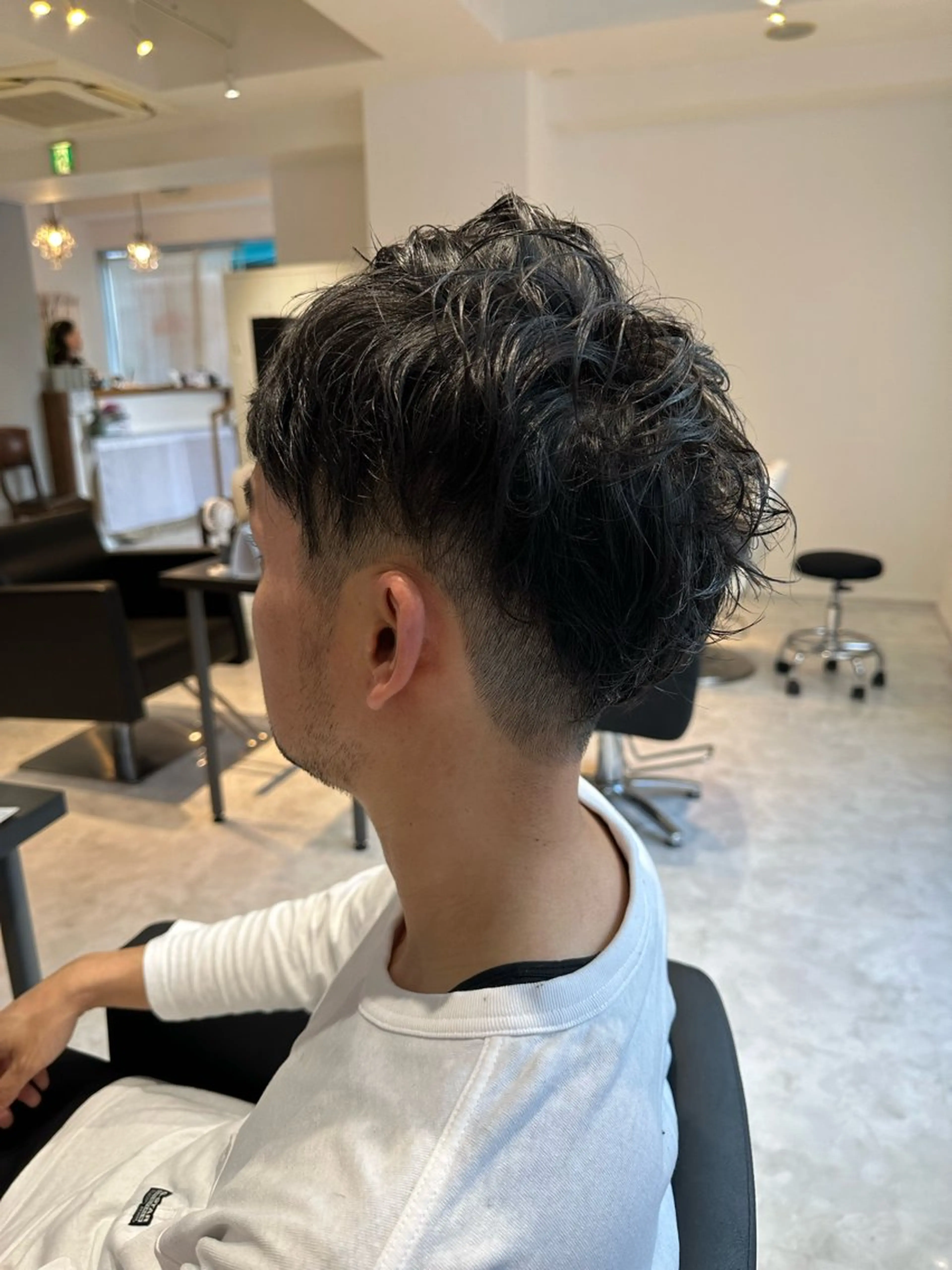 ショート ハイライト 髪質改善 レイヤーカット トリートメント 酸性ストレート 縮毛矯正 髪質改善 酸性ストレート特化のヘアスタイル