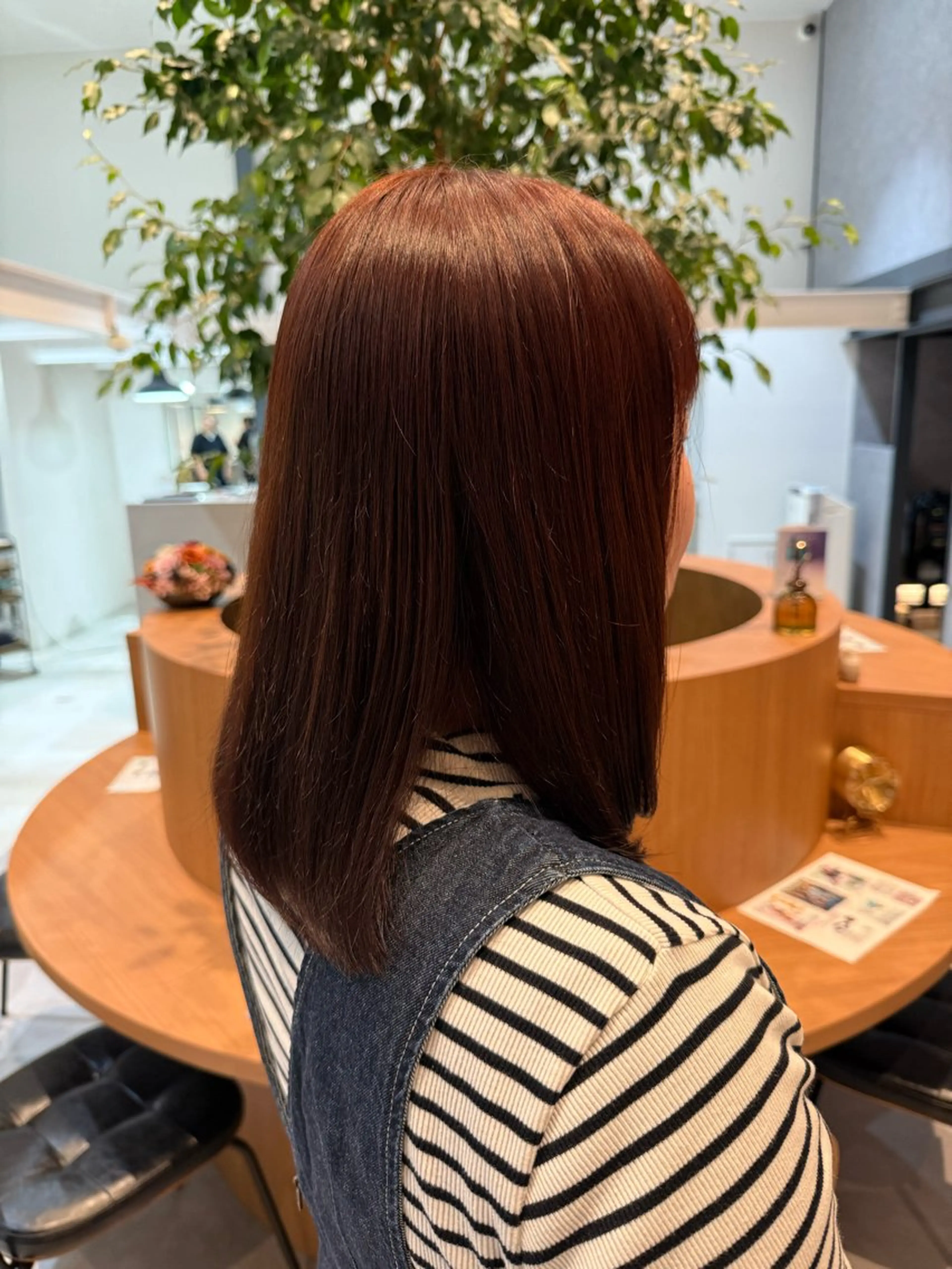 ミディアム カラー ブラウンカラー オレンジ オレンジブラウン カット ヘアカラー ayaka |トレンドヘアのヘアスタイル