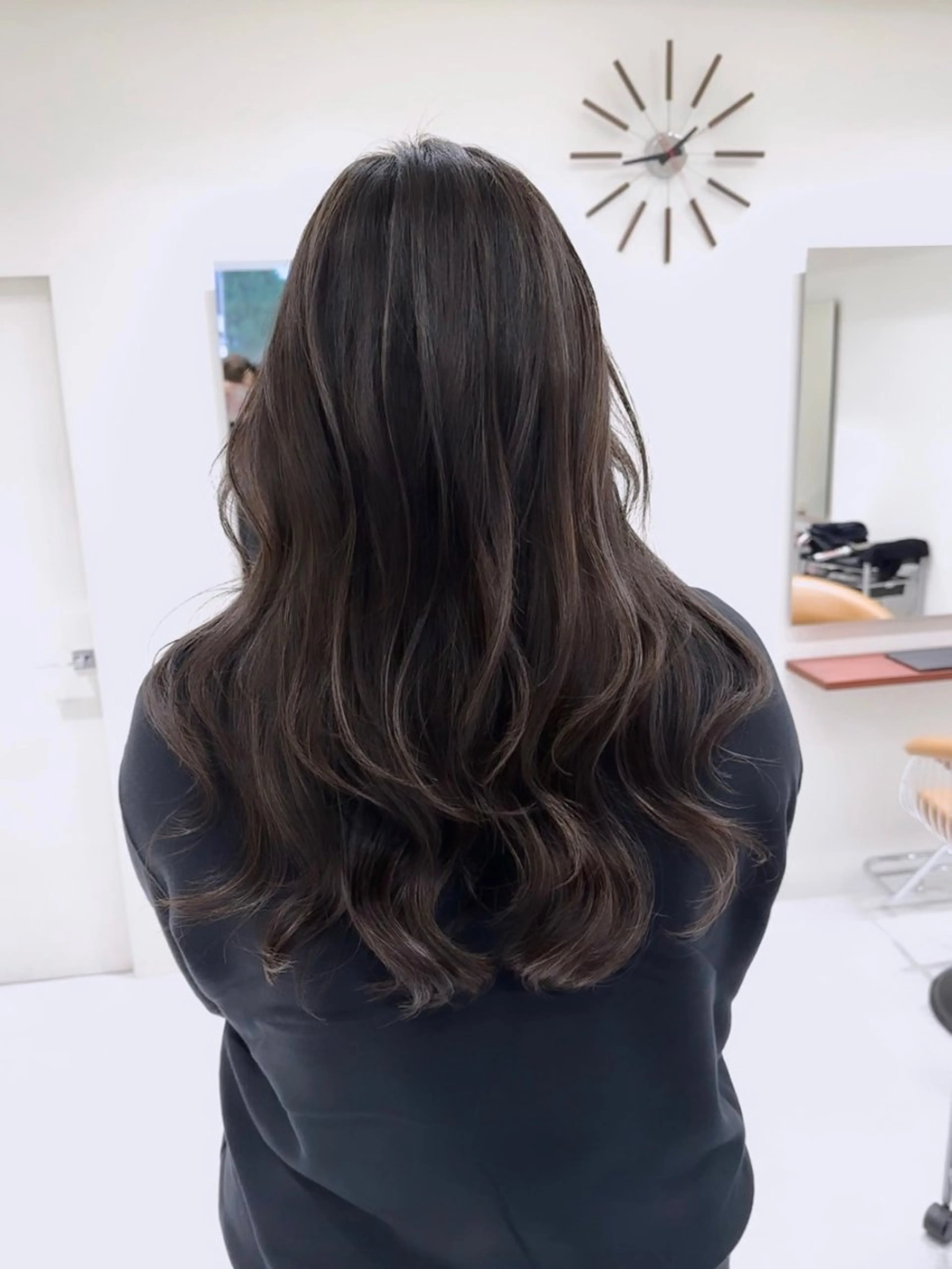 ロング カラー ハイライトカラー ハイライト レイヤーカット ご予約 宜しくお願いします！のヘアスタイル