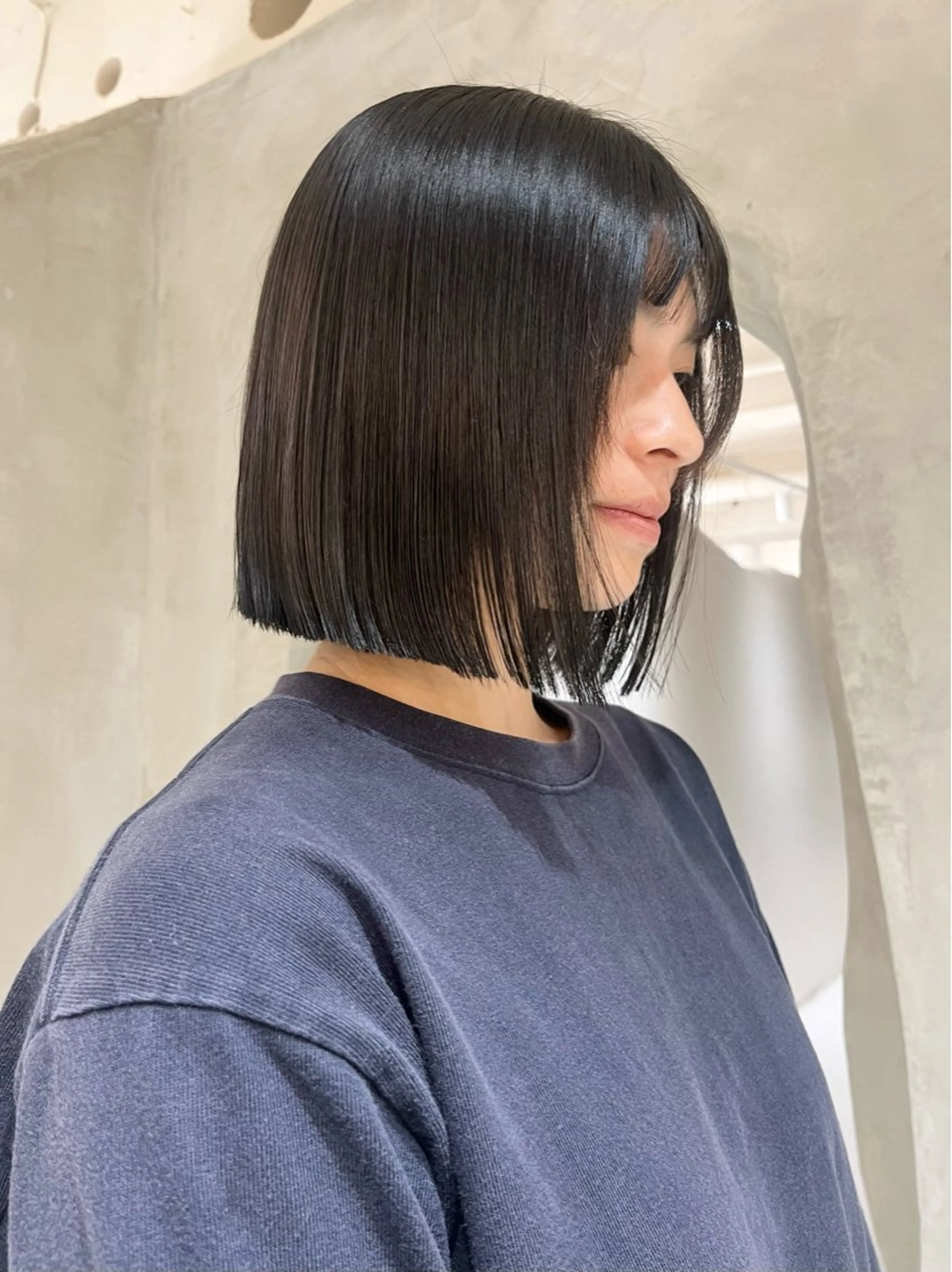 ミディアム 切りっぱなしボブ ボブ カット effect横浜所属・切りっぱなしボブ/ 艶カラー/綾莉のヘアスタイル