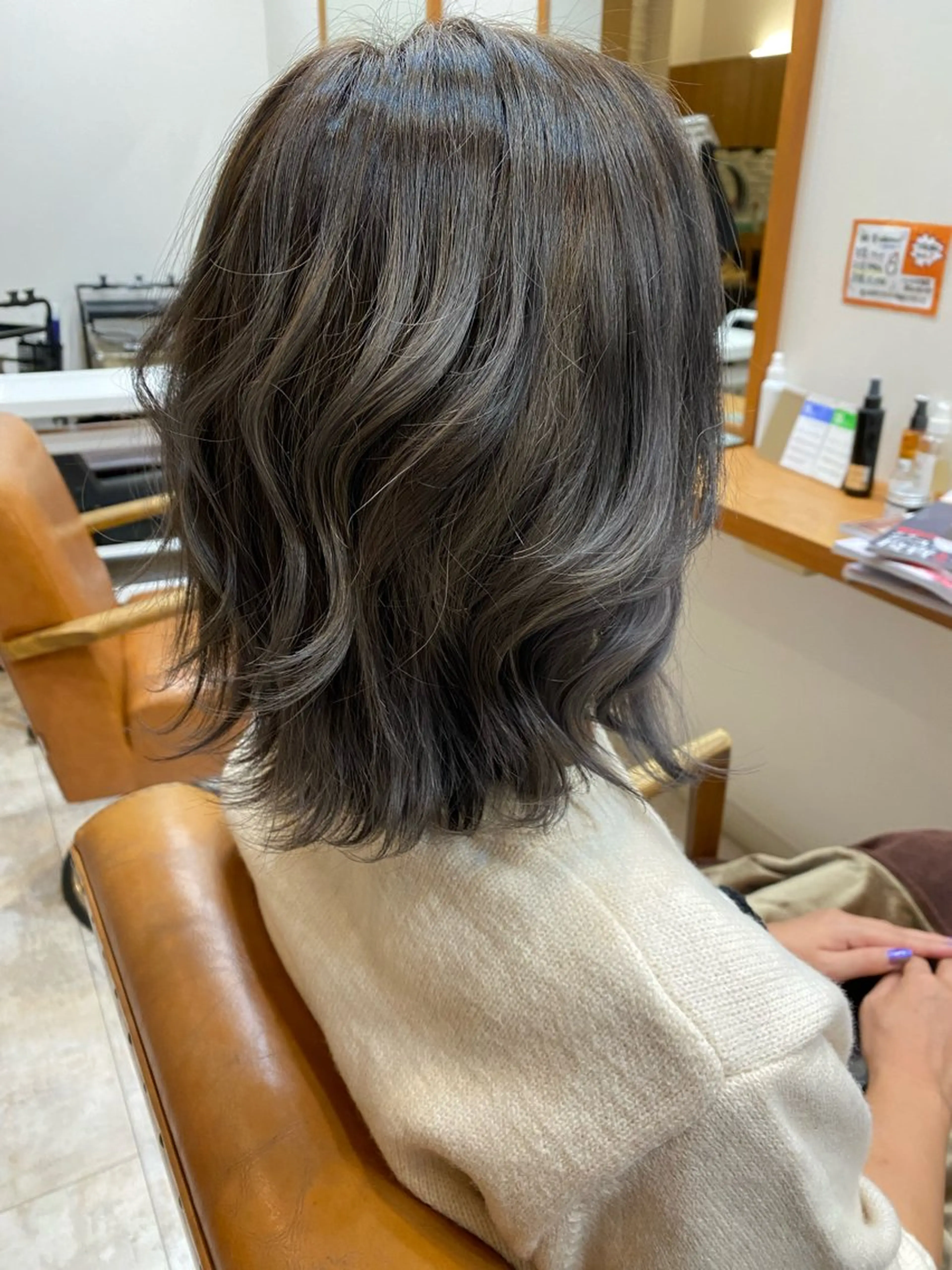 ミディアム カラー バレイヤージュ グレージュ 外国人風カラー レイヤーカット rian 宮前所属・田崎 暁大のヘアスタイル