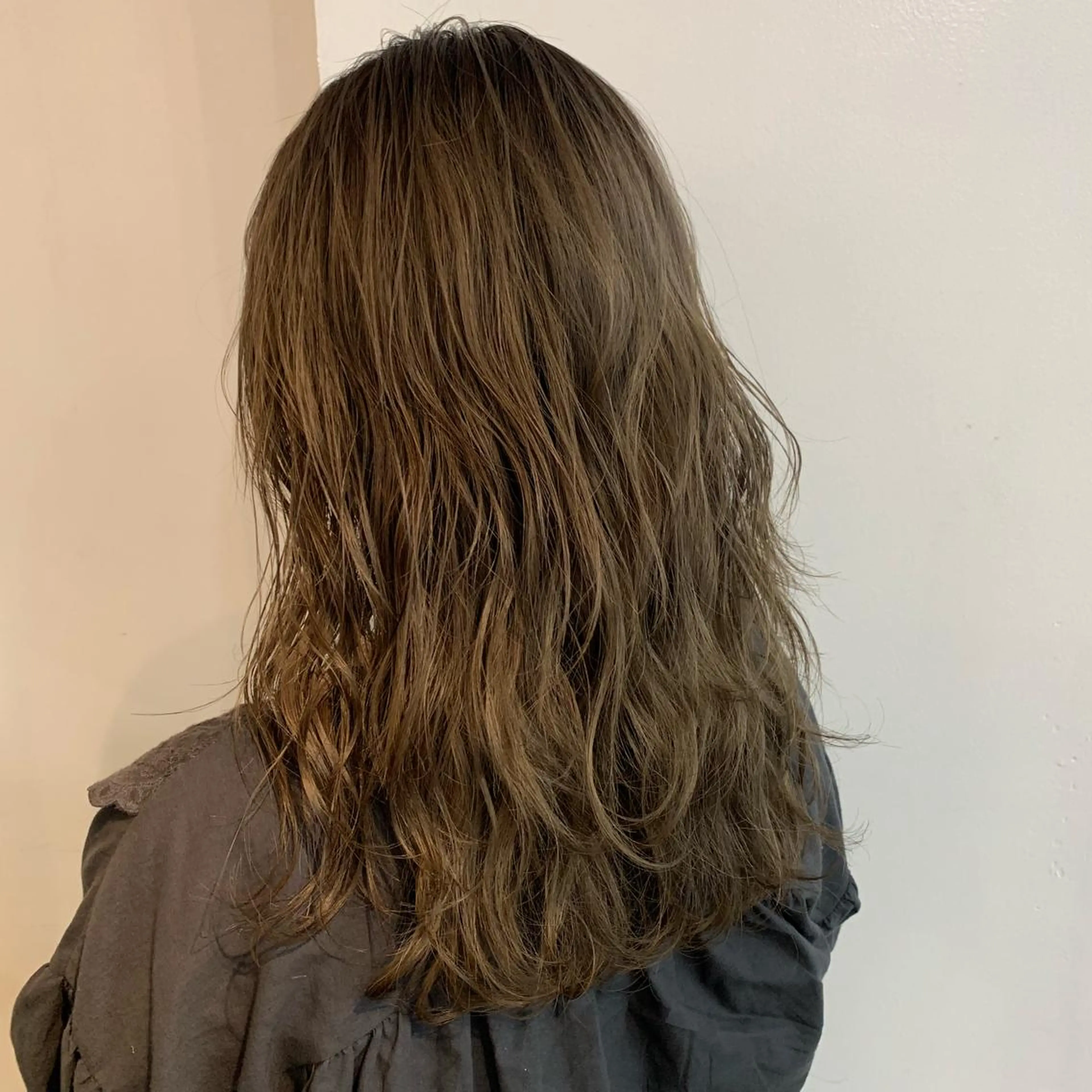 ロング カラー 渋谷ブリーチカラー 韓国ヘアyuikoのヘアスタイル