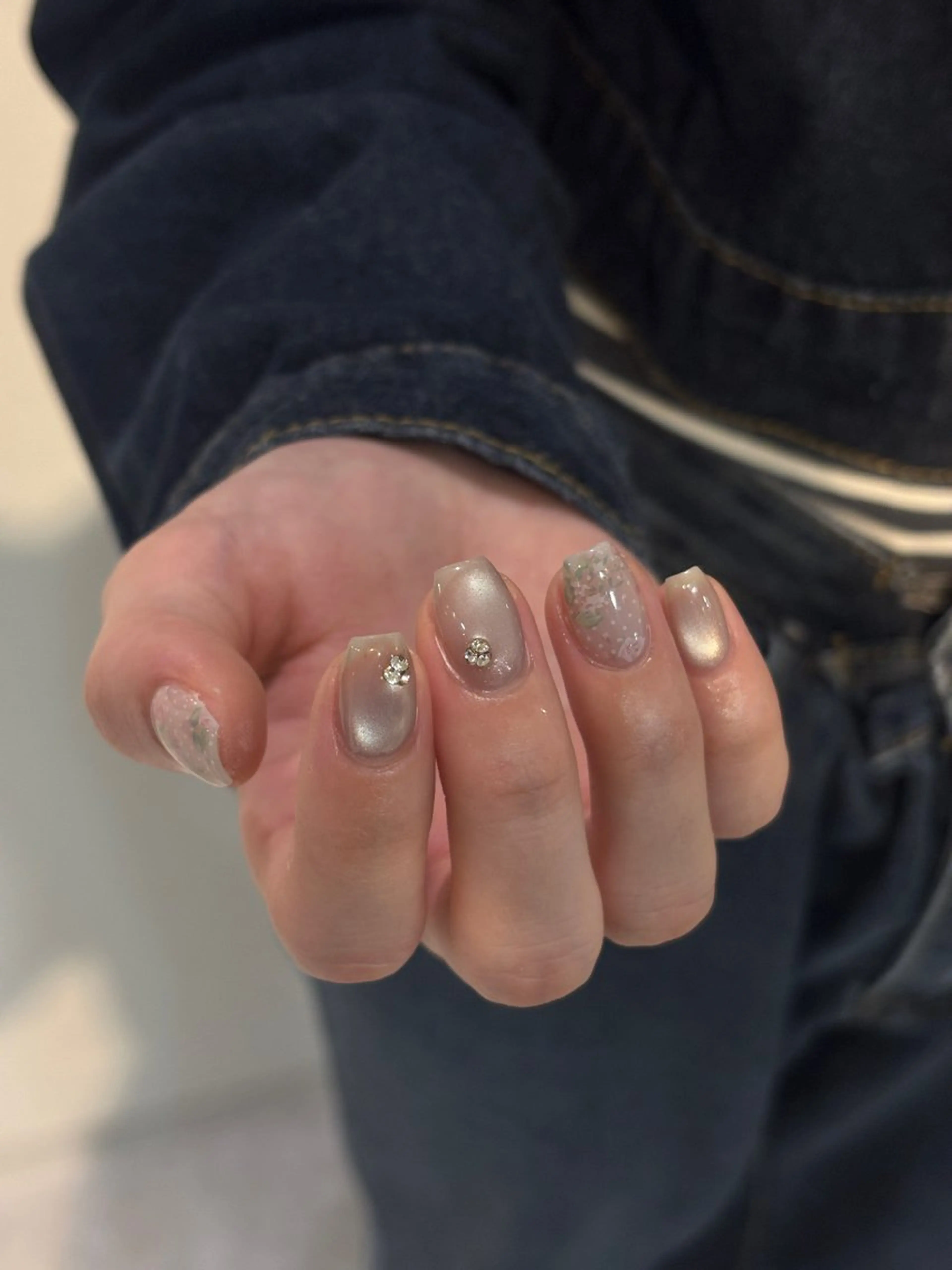 ネイル ハンドネイル h i n a 🪽のネイルデザイン