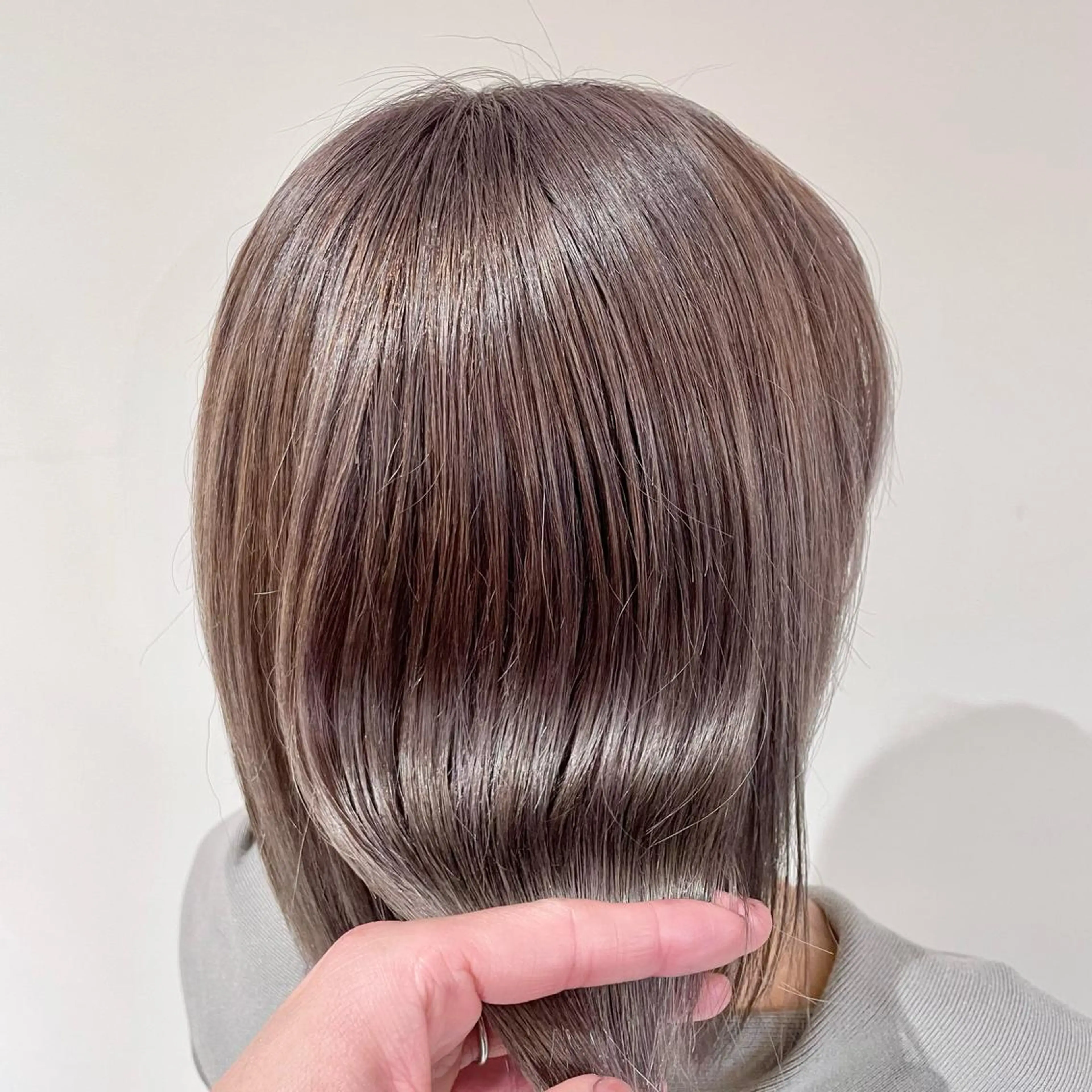 ミディアム カラー ブリーチ ケアブリーチ 透明感カラー グレージュ ヘアカラー トリートメント RUBEUS【ルベウス】所属・✨艶々カラー🎨 杉本賢人のヘアスタイル