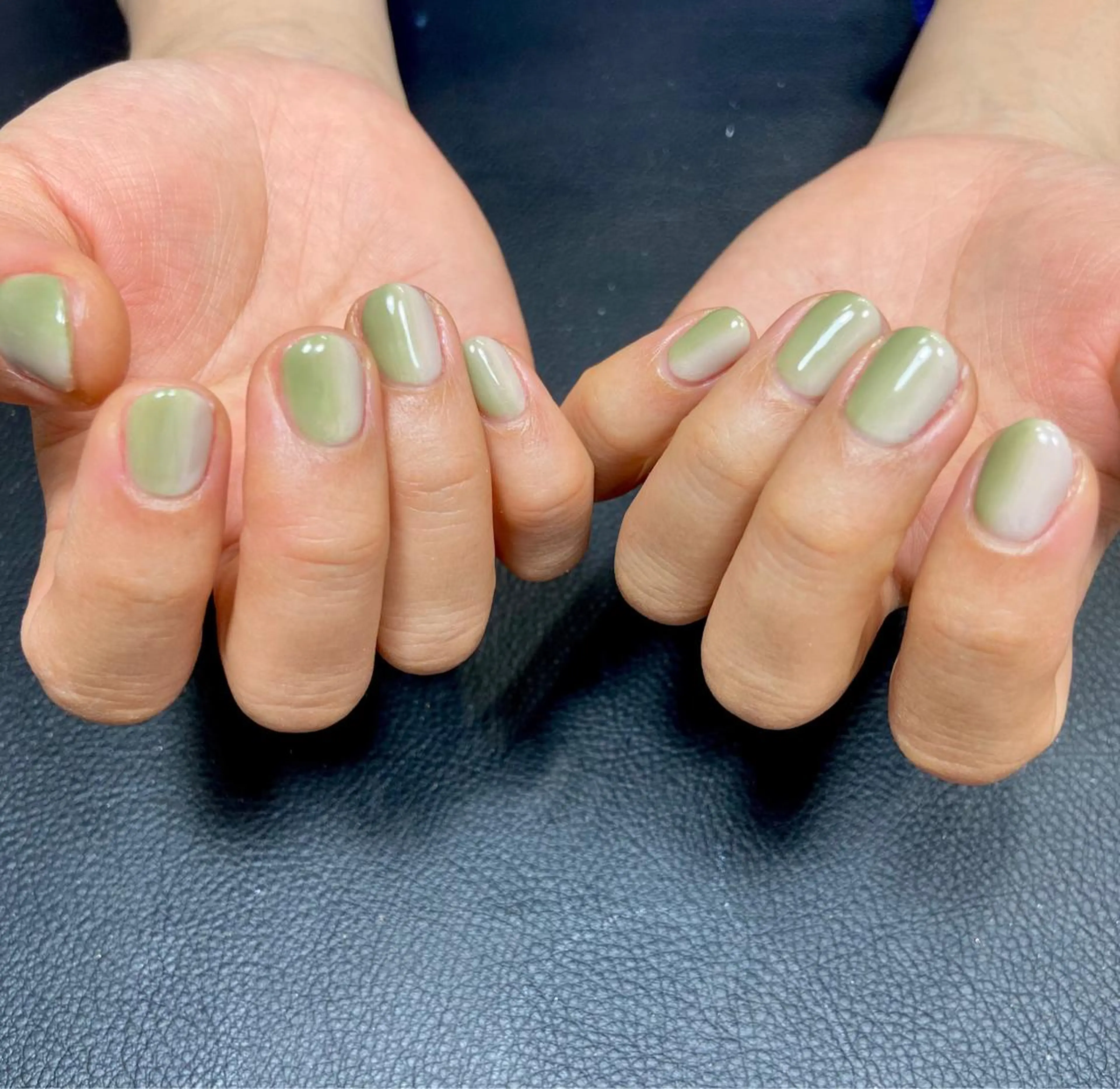 ネイル グラデーション グリーン salon de oct.のネイルデザイン