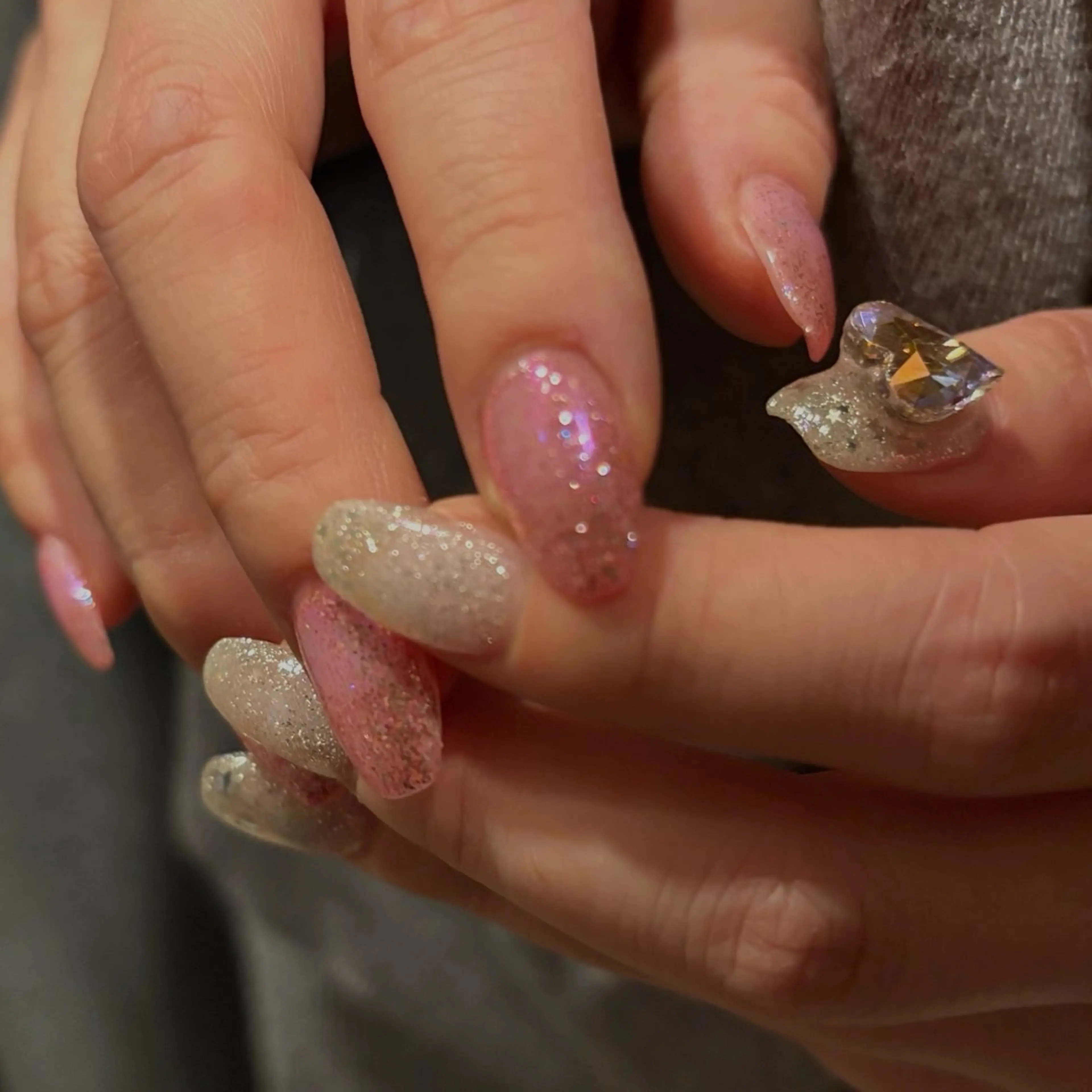 ネイル フラッシュネイル ミラーネイル ストーンネイル ハンドネイル amuse 手書きニュアンスのネイルデザイン