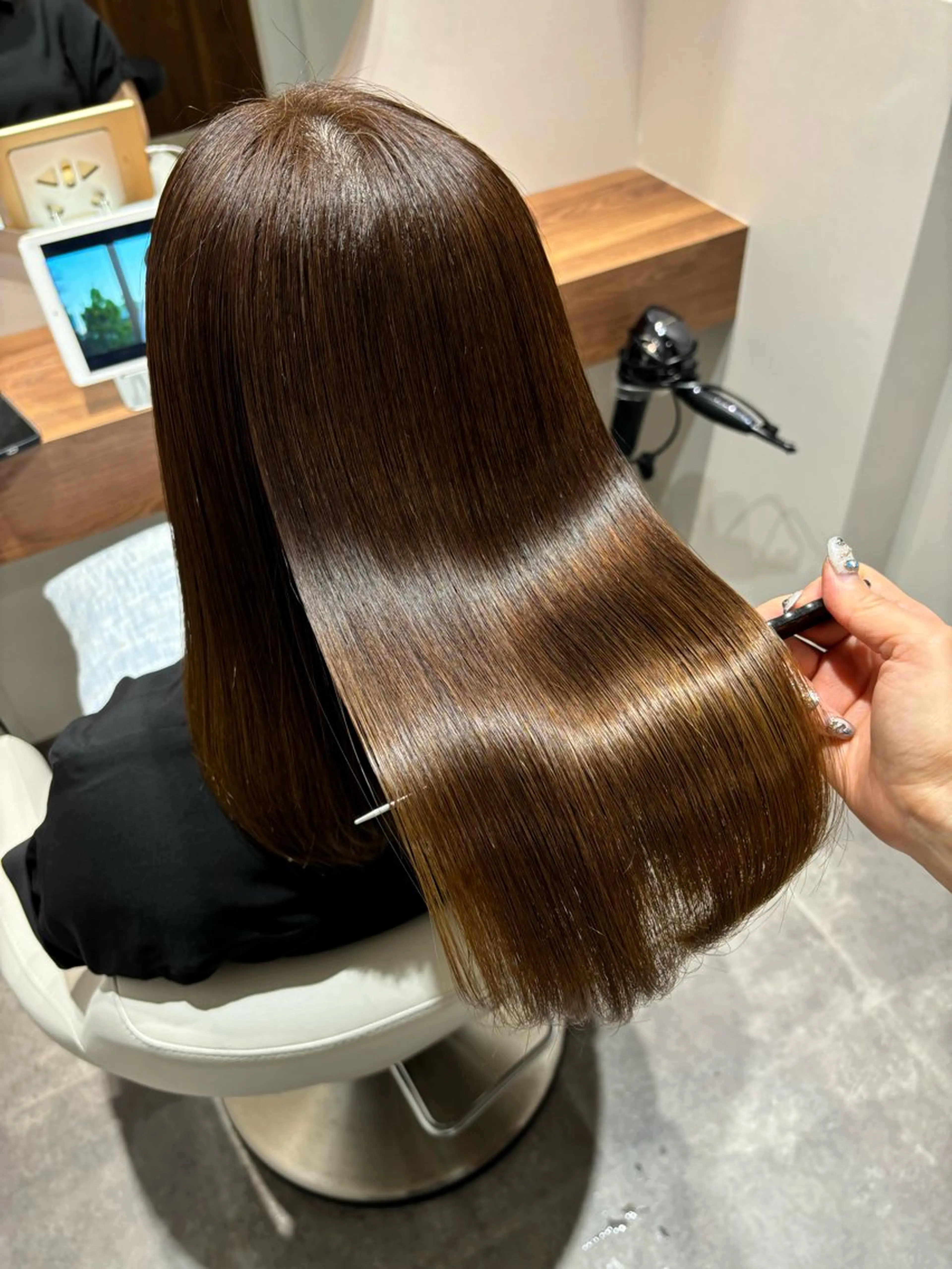 セミロング ヘアカラー トリートメント 美髪ヘア 🤍erikaのヘアスタイル