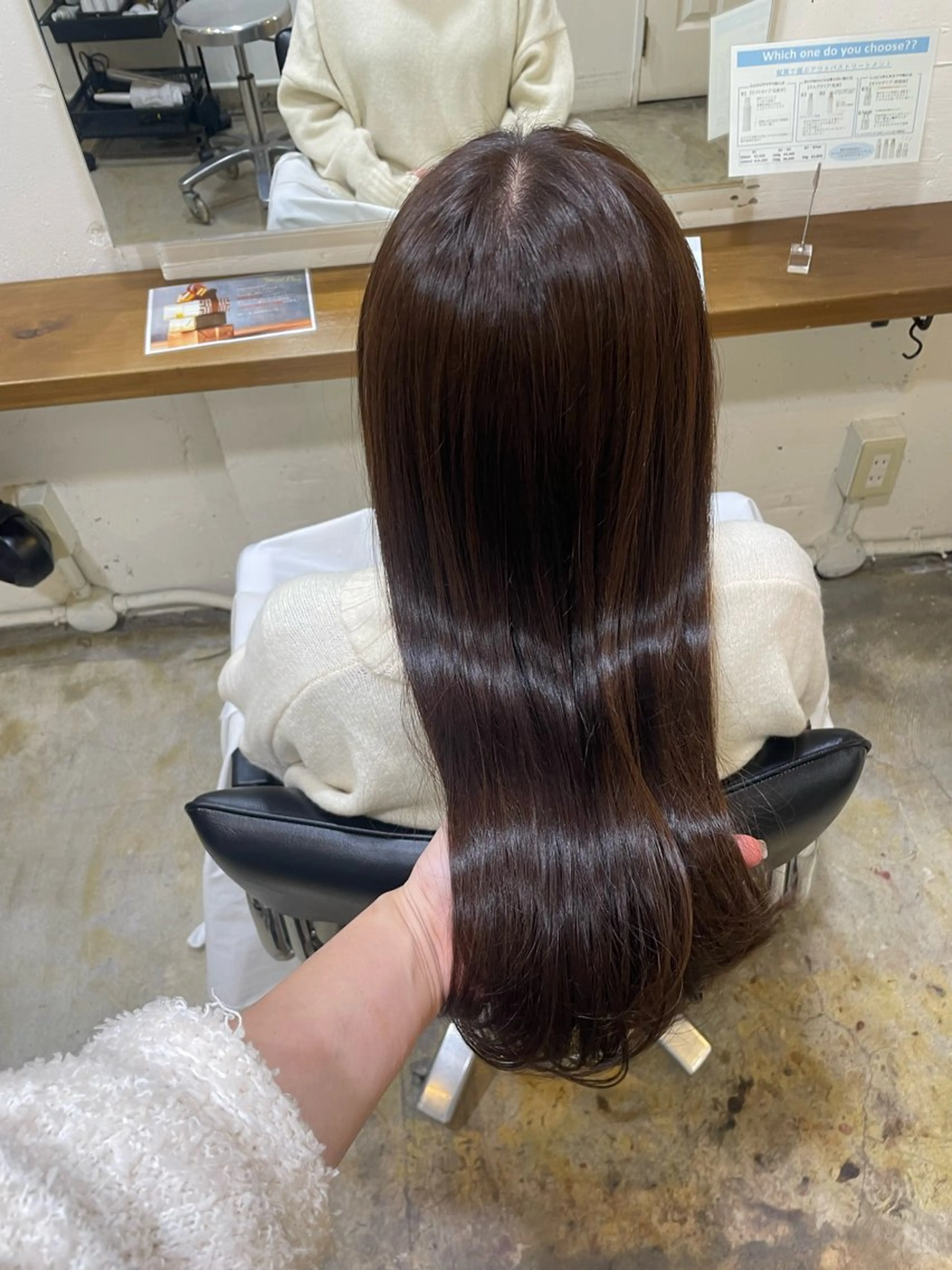 ロング カラー ブラウンカラー MIOベージュカラー 柔らかいカラーのヘアスタイル