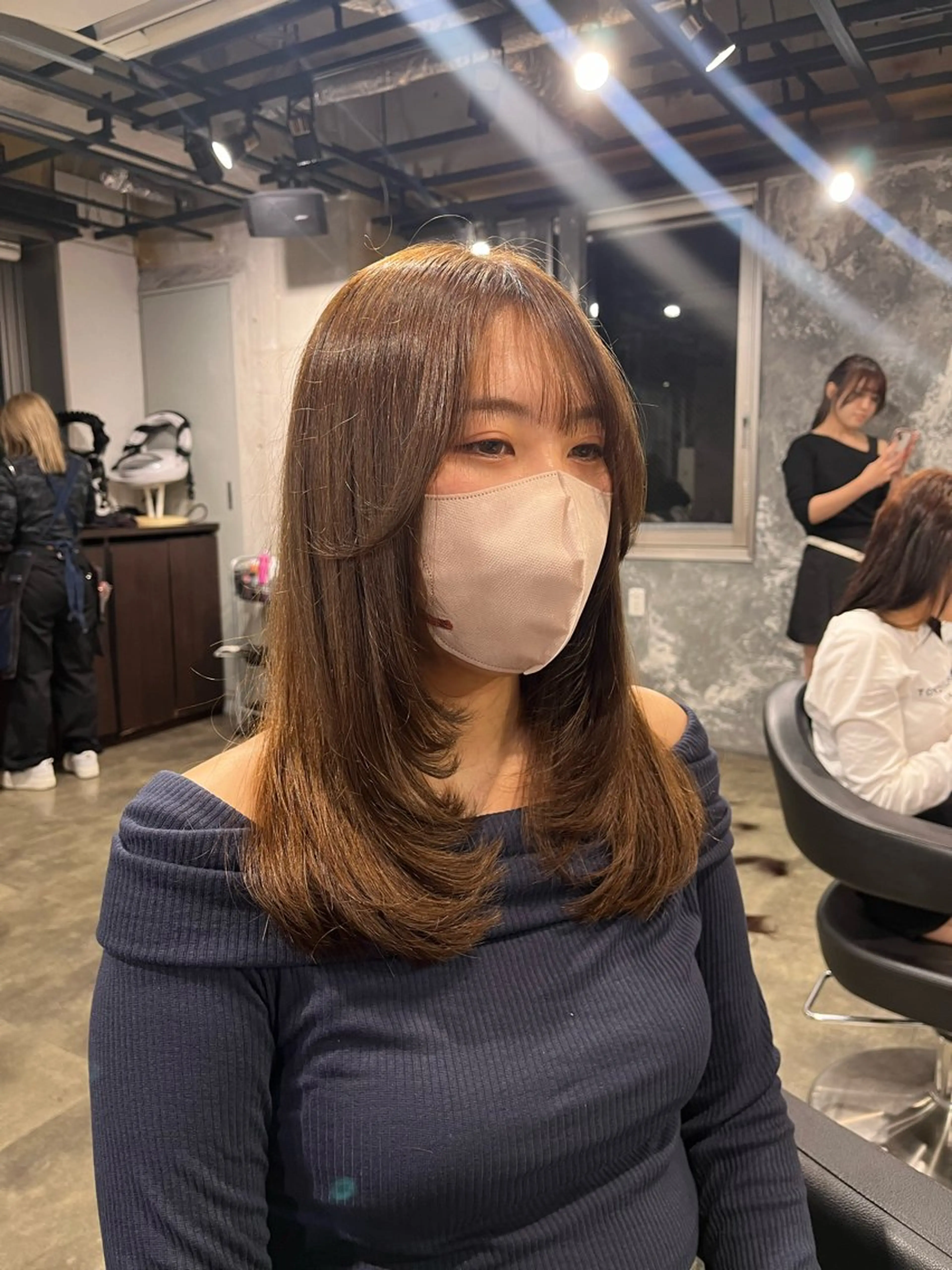 ロング ハイトーンカラー 🦄レイヤーカットのヘアスタイル