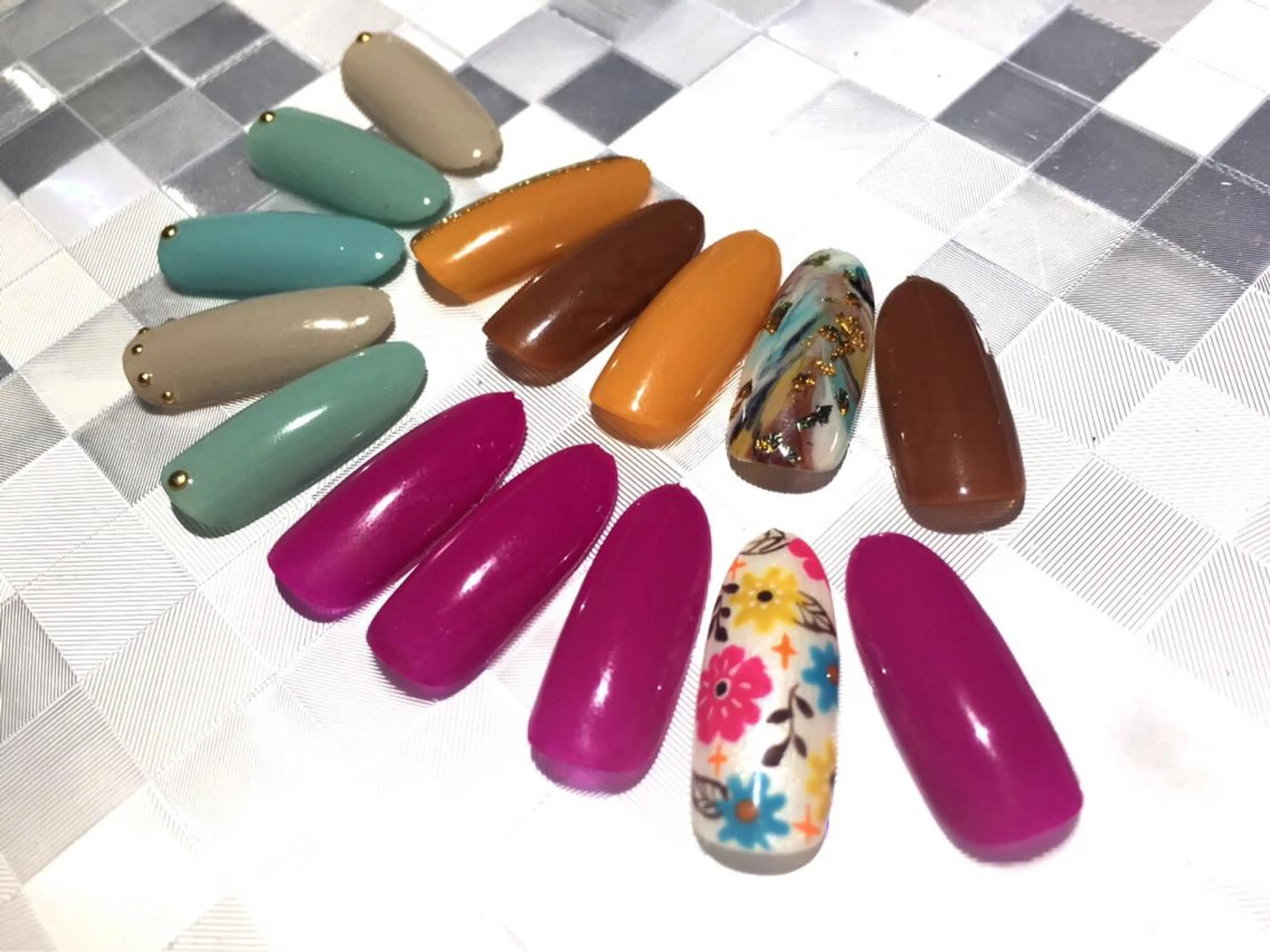 ネイル A MODO MIOのネイルデザイン