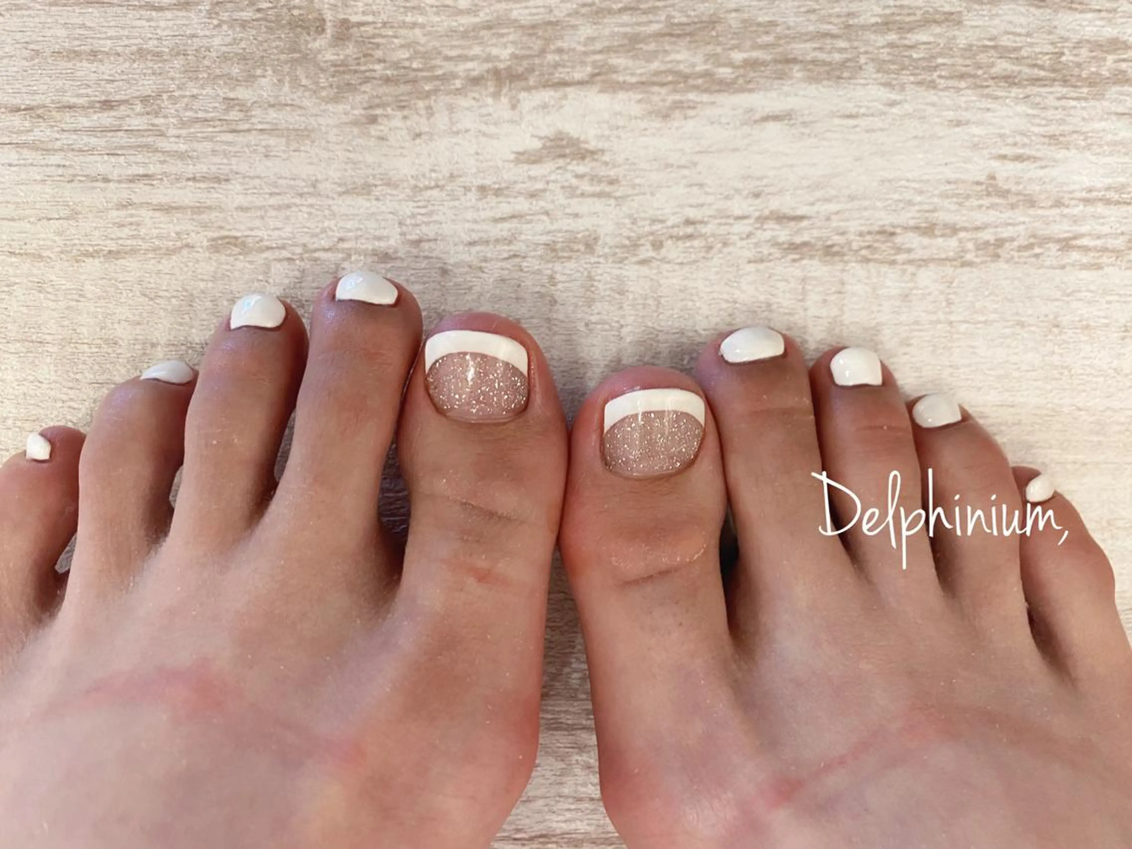 ネイル フットネイル フレンチネイル フットネイル 岡本 友恵のネイルデザイン