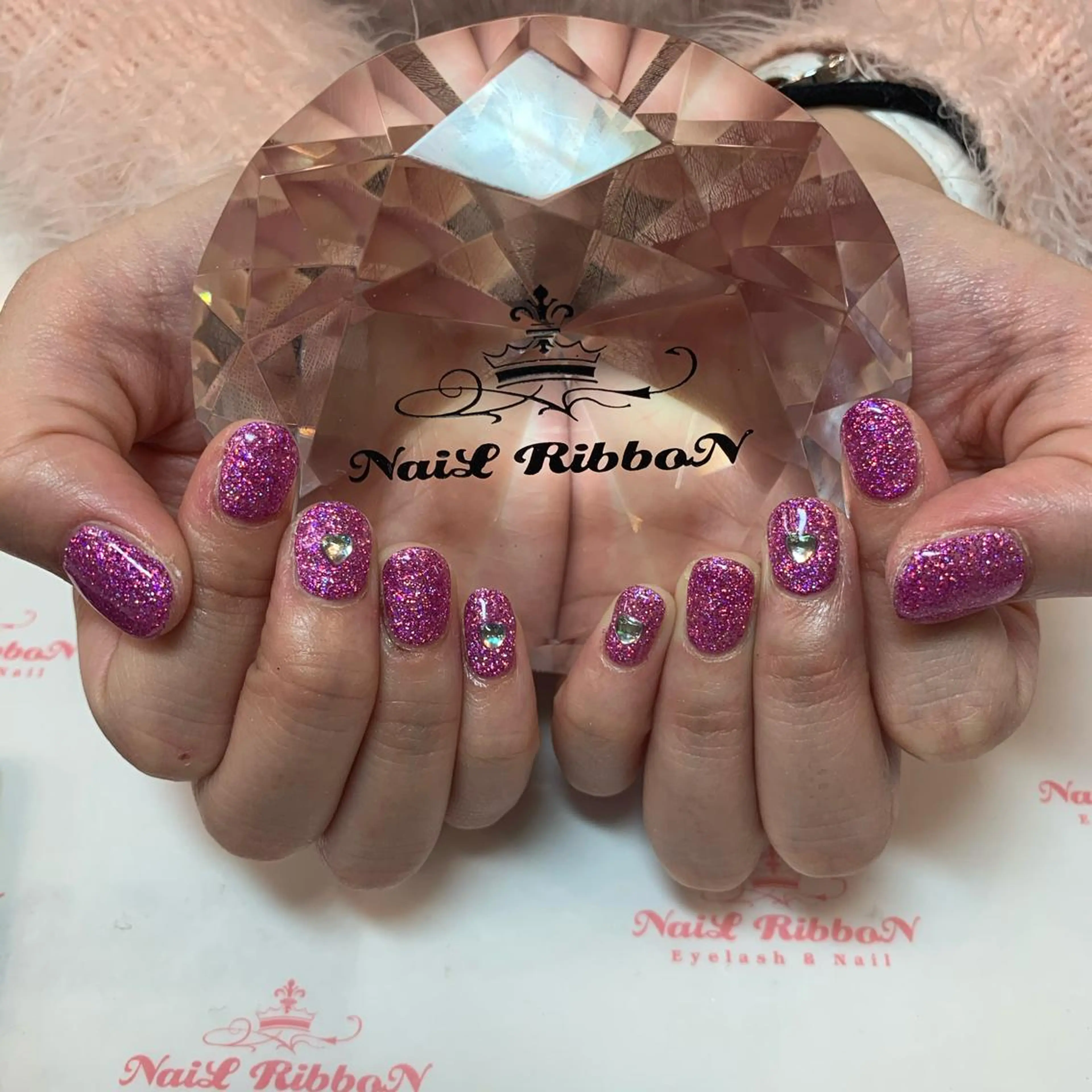 ネイル ネイルリボン 受付スタッフのネイルデザイン