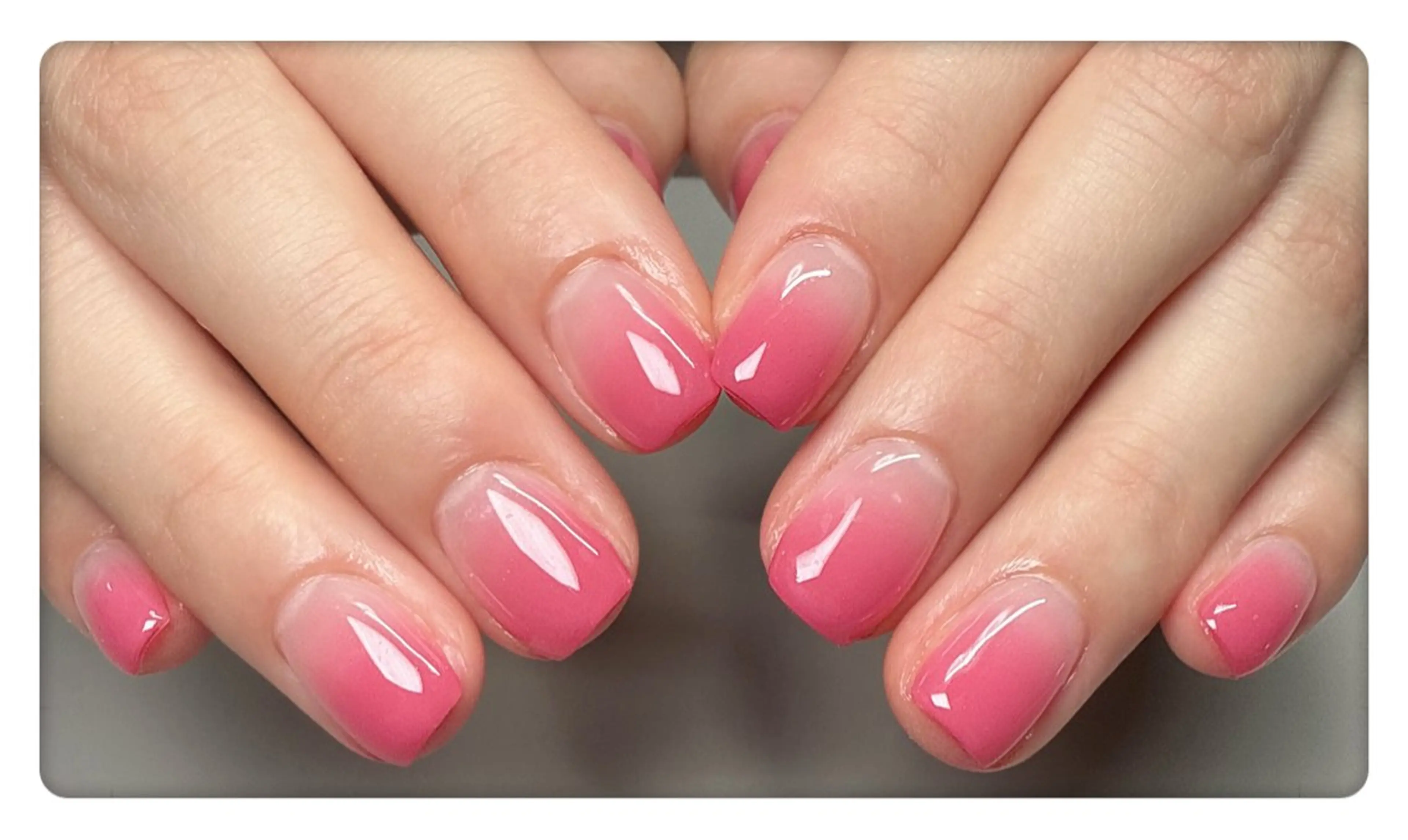 【ワンカラーグラデーション】❣️新規のお客様オフ無料❣️美爪フォルム付きの写真