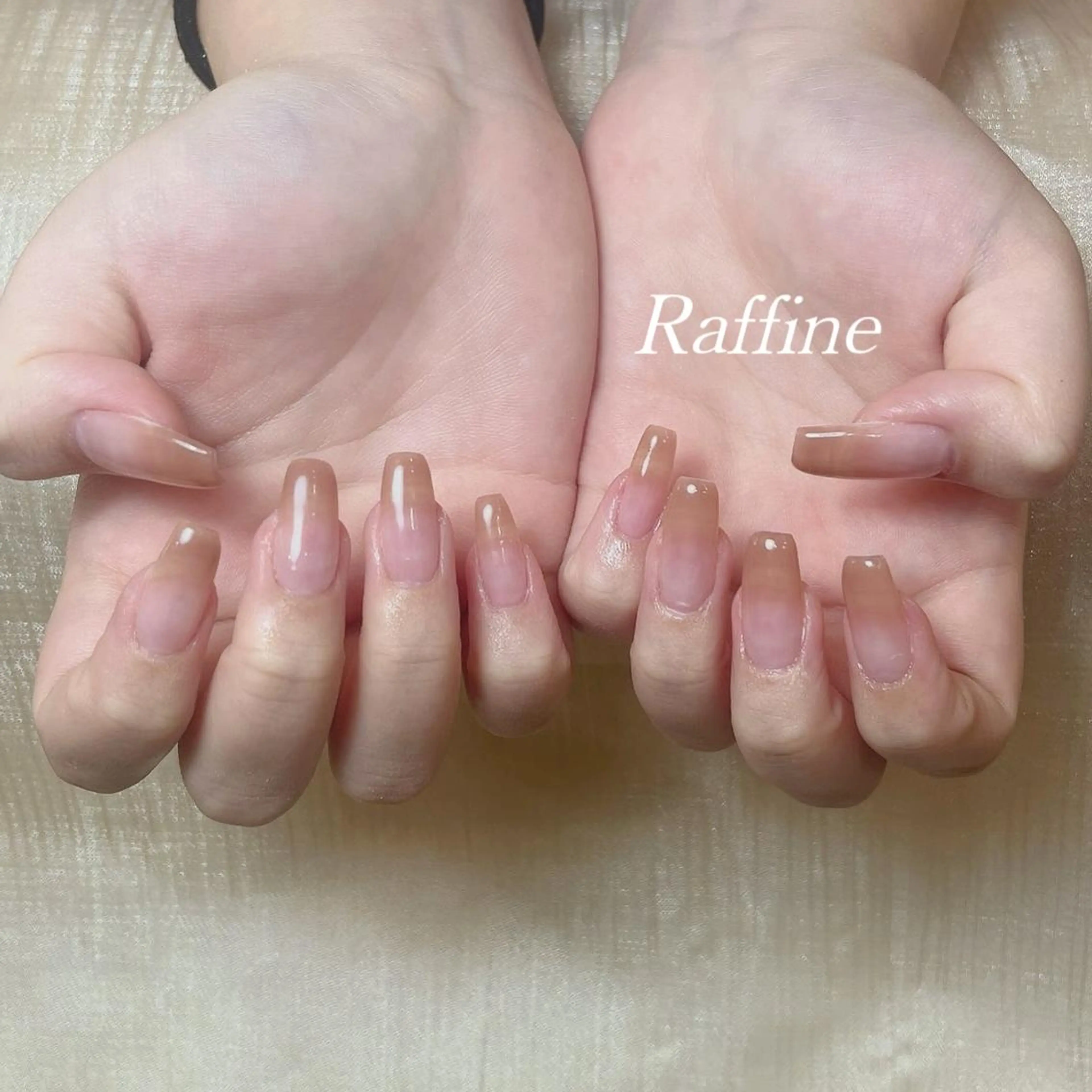ネイル ハンドネイル RAFFINE 月🦋🩵のネイルデザイン