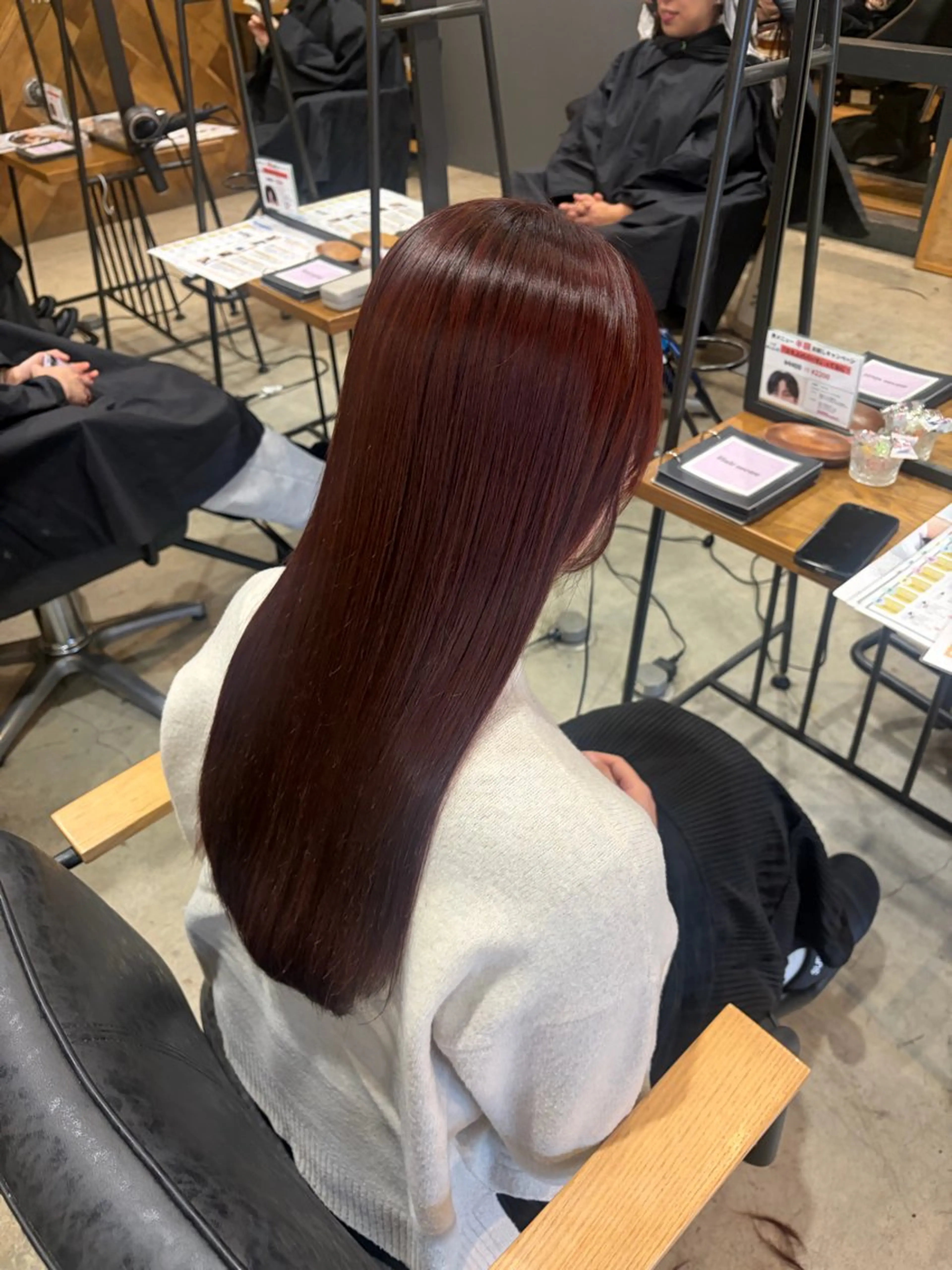 ロング カット ヘアカラー lolonois / HINA⠀のヘアスタイル