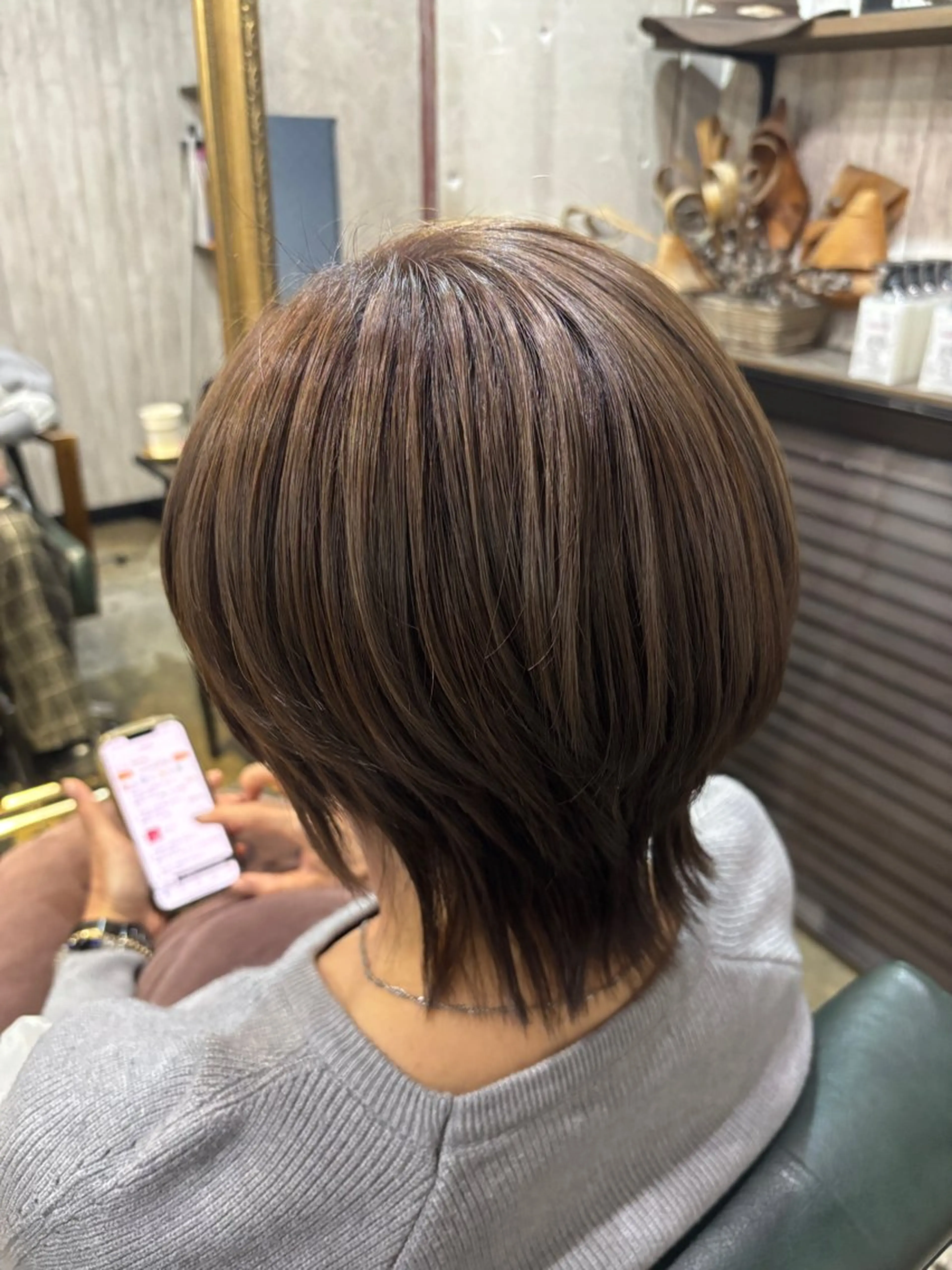 ショート カラー グレージュ チフミ【下北沢🪐 艶カラー🫧】のヘアスタイル