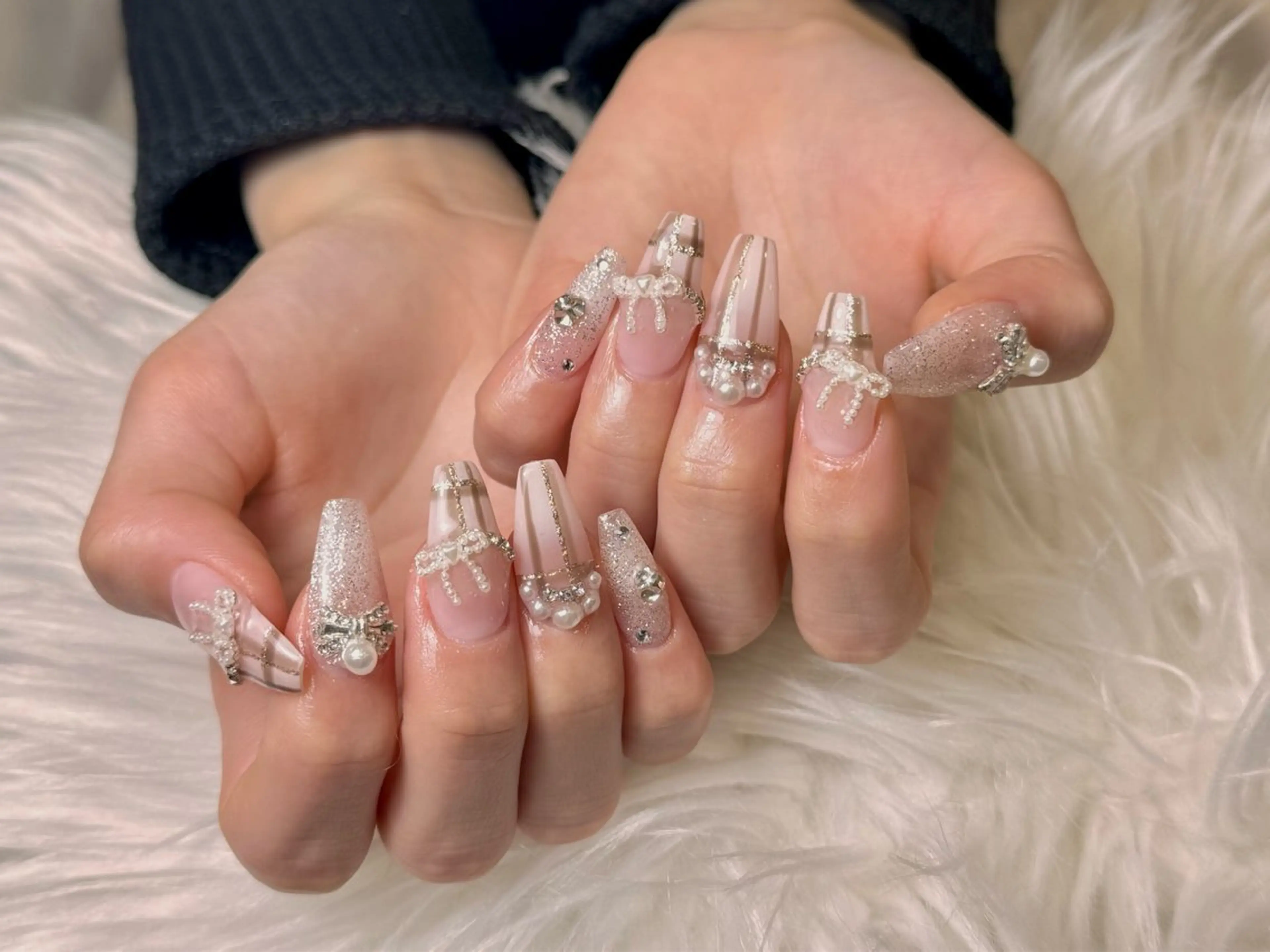 ネイル アートネイル フレンチネイル ジェルネイル ゴージャス キラキラネイル ハンドネイル チャ ミーのネイルデザイン