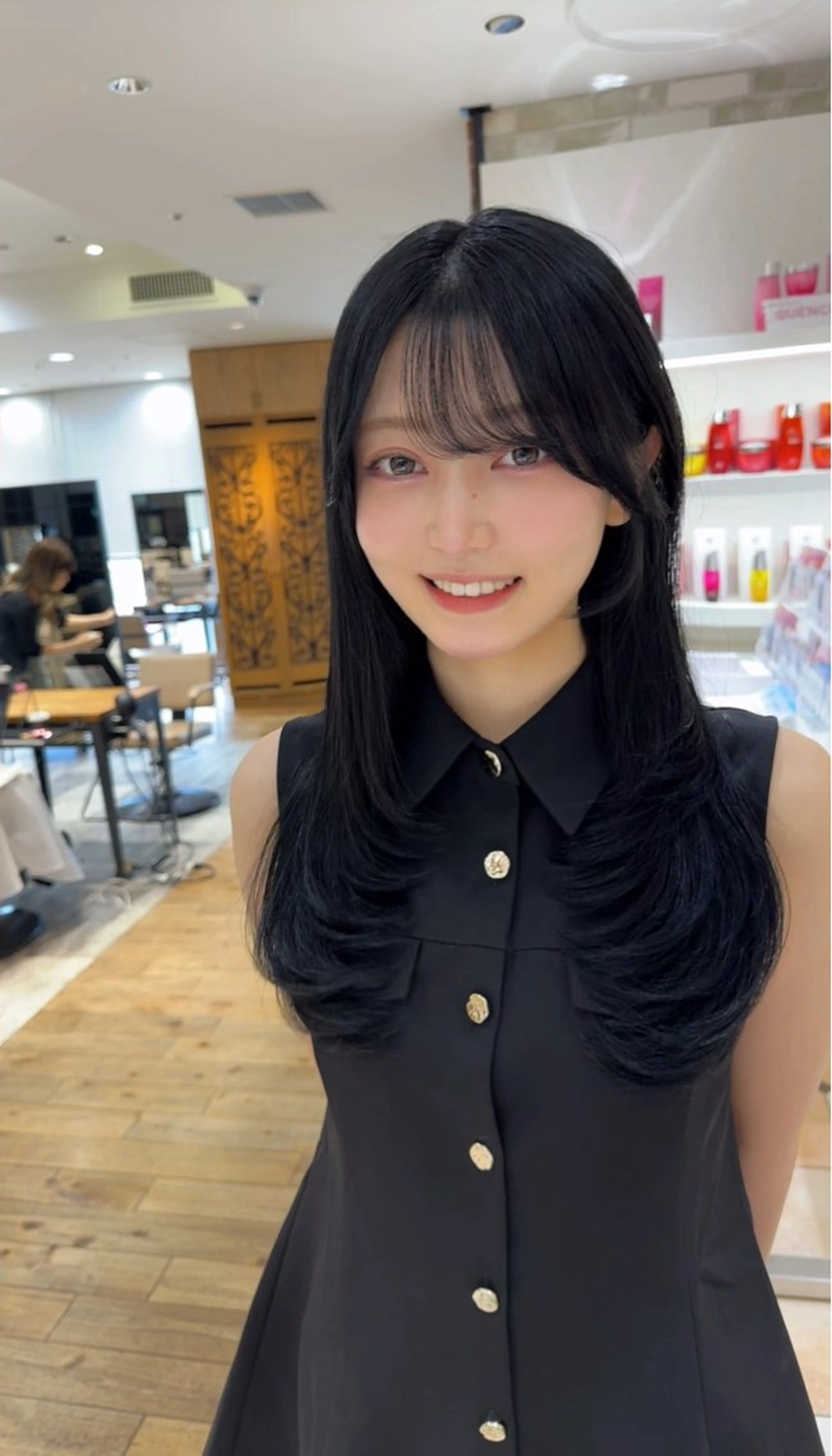 前髪、顔まわりカット➕髪質補修トリートメント🫧　頭皮マッサージ💆‍♀️、ヘアセット、巻き髪🉑の写真