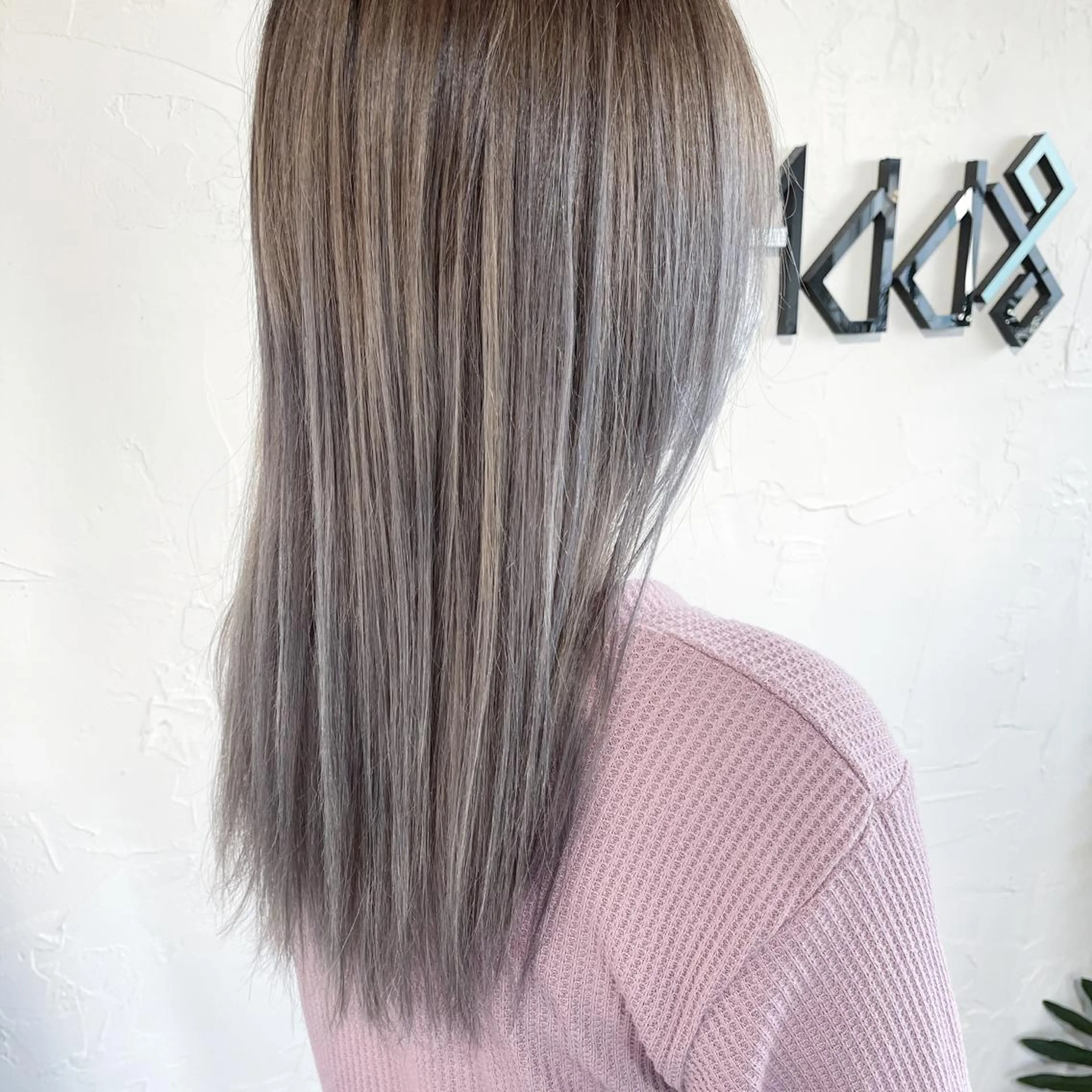 ロング カラー パーマ ヘアアレンジ アッシュ インナーカラー 韓国風ヘア レイヤーカット トリートメント ヘアカラー トリートメント Add9 柳田健登のヘアスタイル