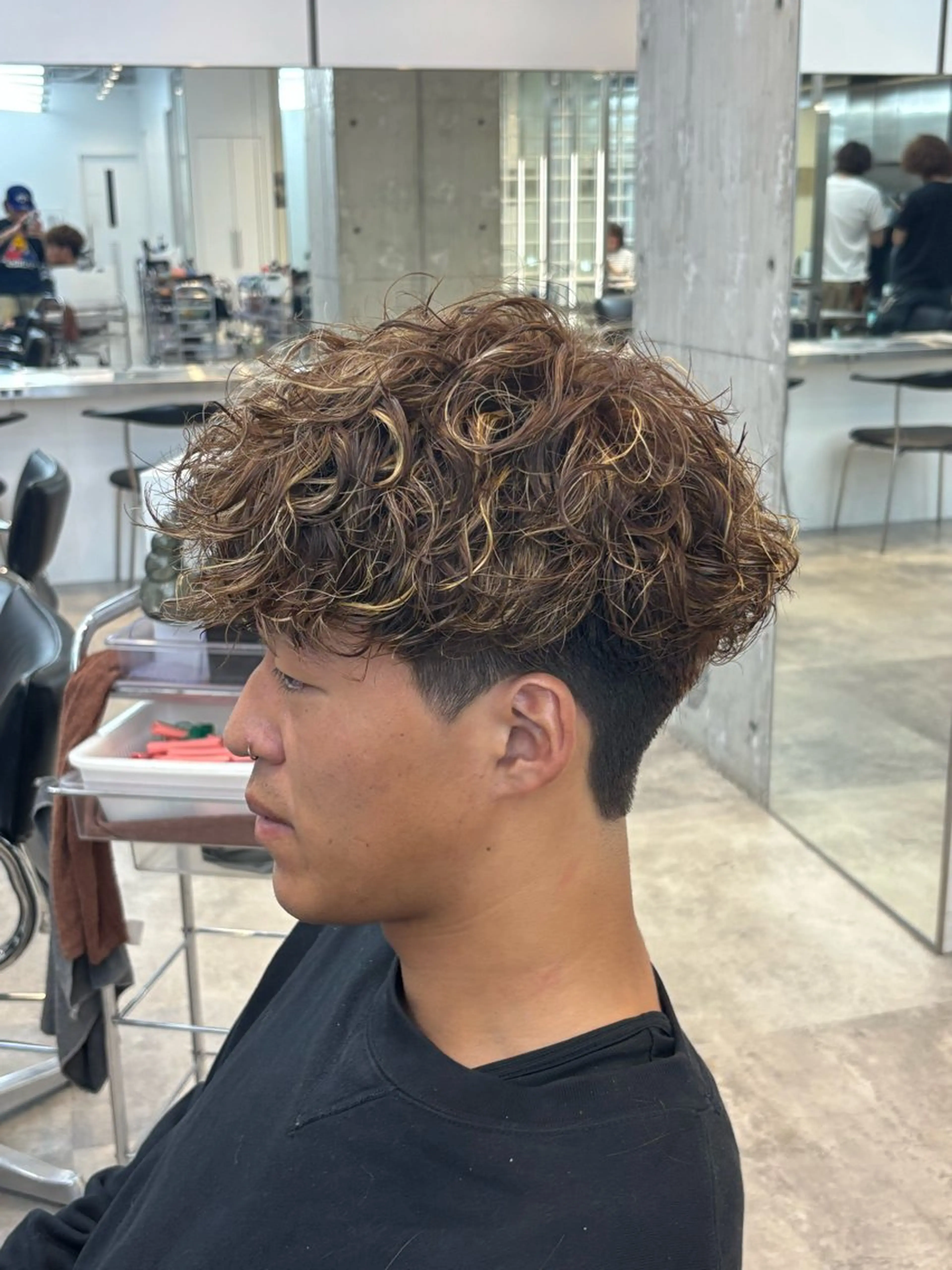 ショート パーマ ハイライト 【fifth】上條 巧真のヘアスタイル