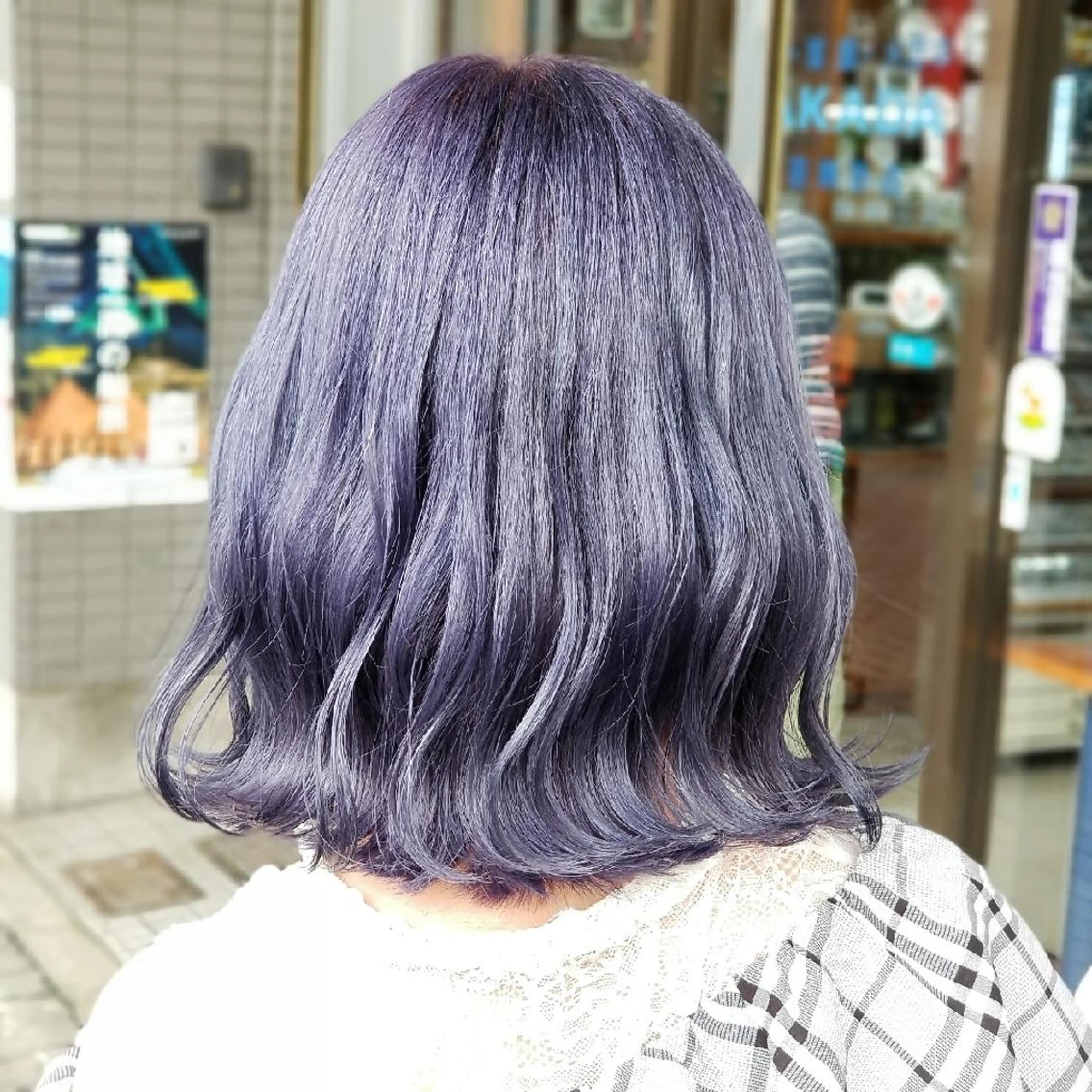 【ダメージを最小限に抑えたブリーチカラー】全体ブリーチ+全体を希望の色へ+前処理トリートメントの写真