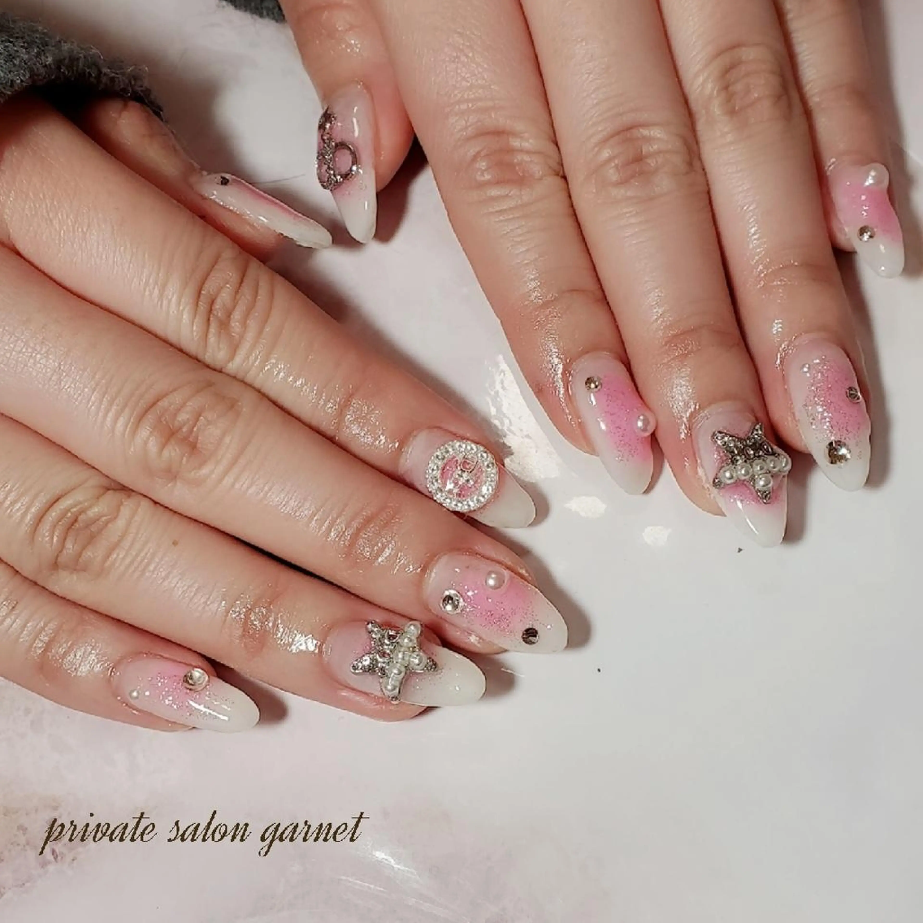 ネイル チークネイル Garnet nailのネイルデザイン