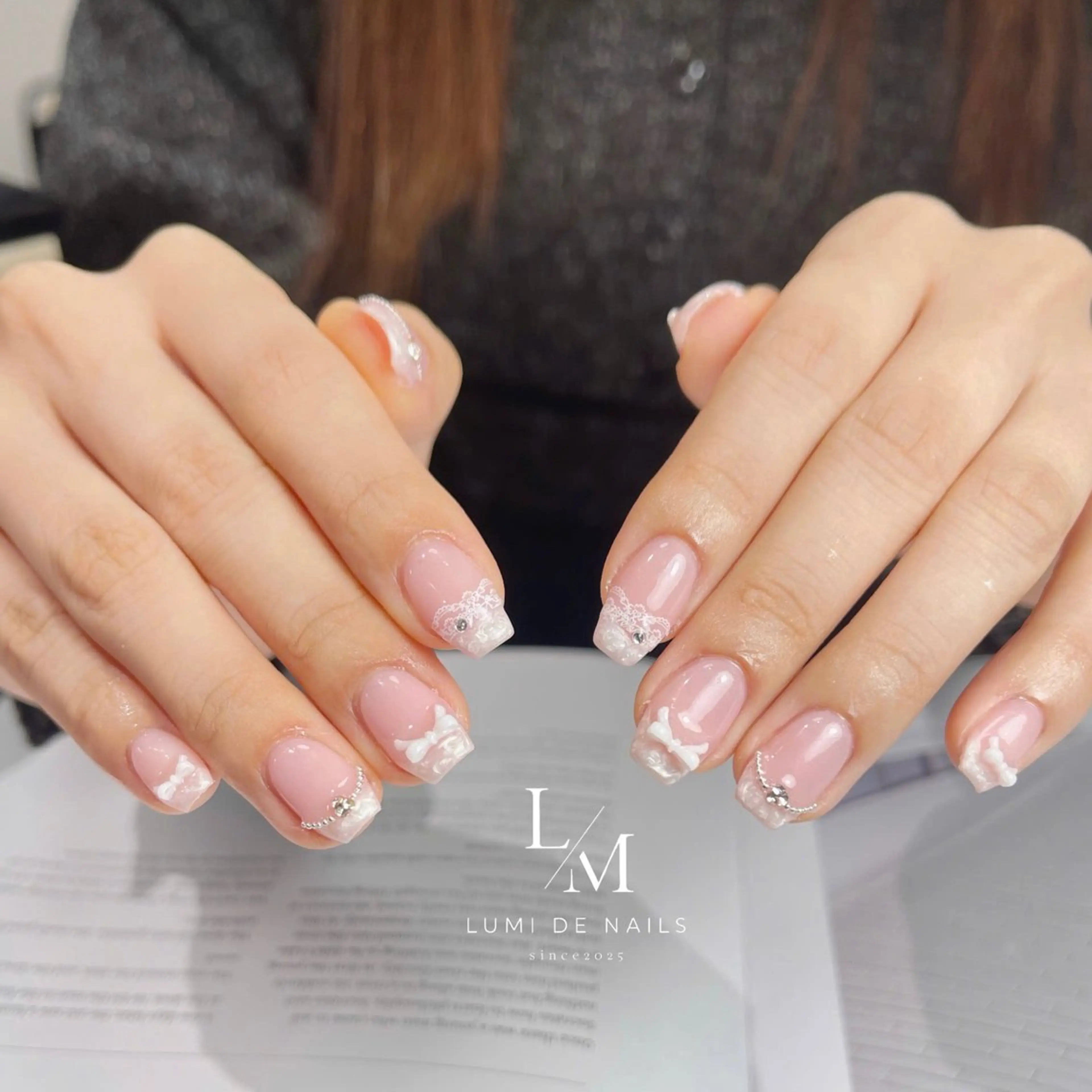 ネイル グラデーション ラメ(グリッター) マグネットネイル ミラーネイル ニュアンスネイル ハンドネイル Lumi de nails所属・Lumi de nailsのネイルデザイン
