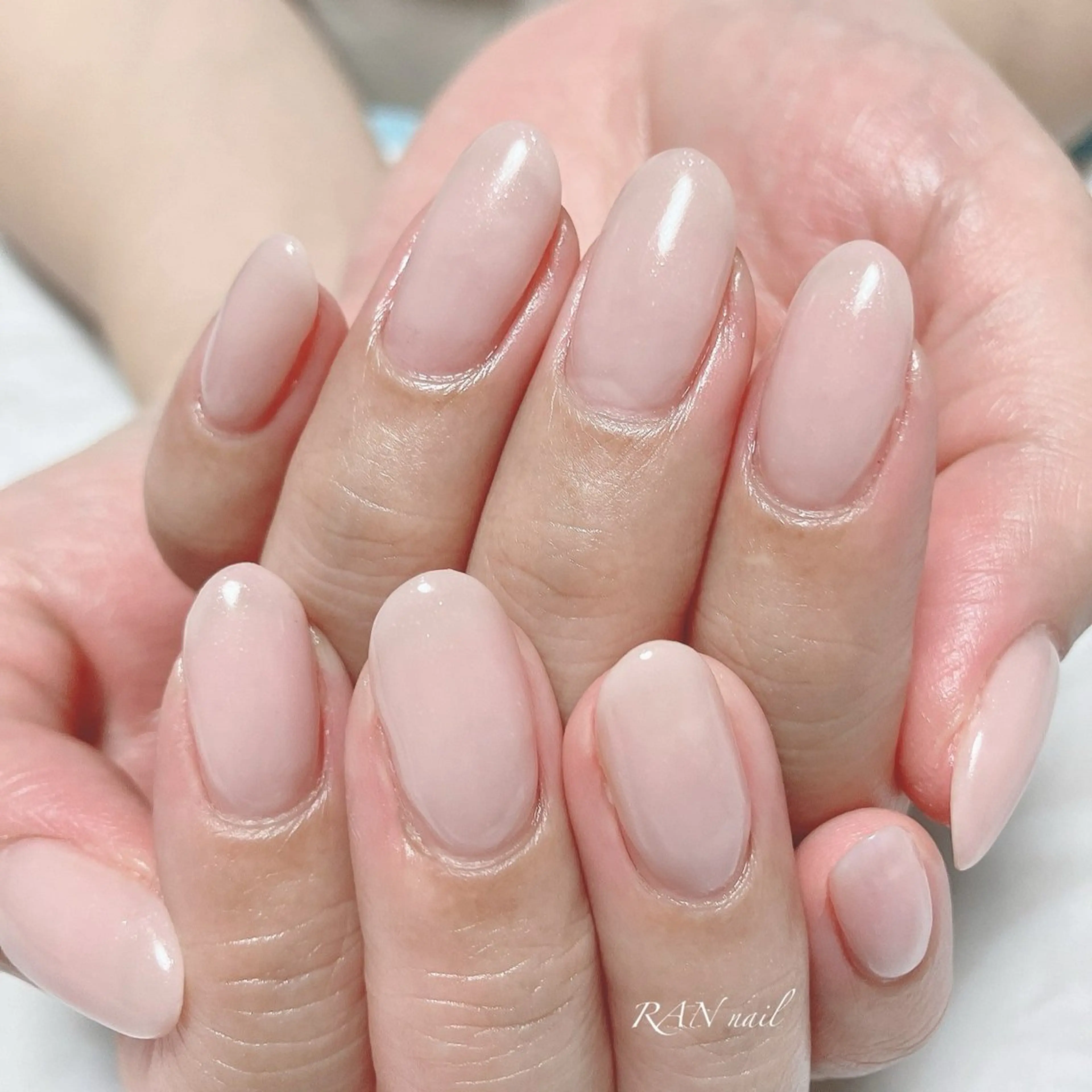 ネイル ラメ(グリッター) ワンカラーネイル ピンク シンプルネイル 冬ネイル ハンドネイル フットネイル RAN nail 〜ランネイル〜所属・RAN nailのネイルデザイン
