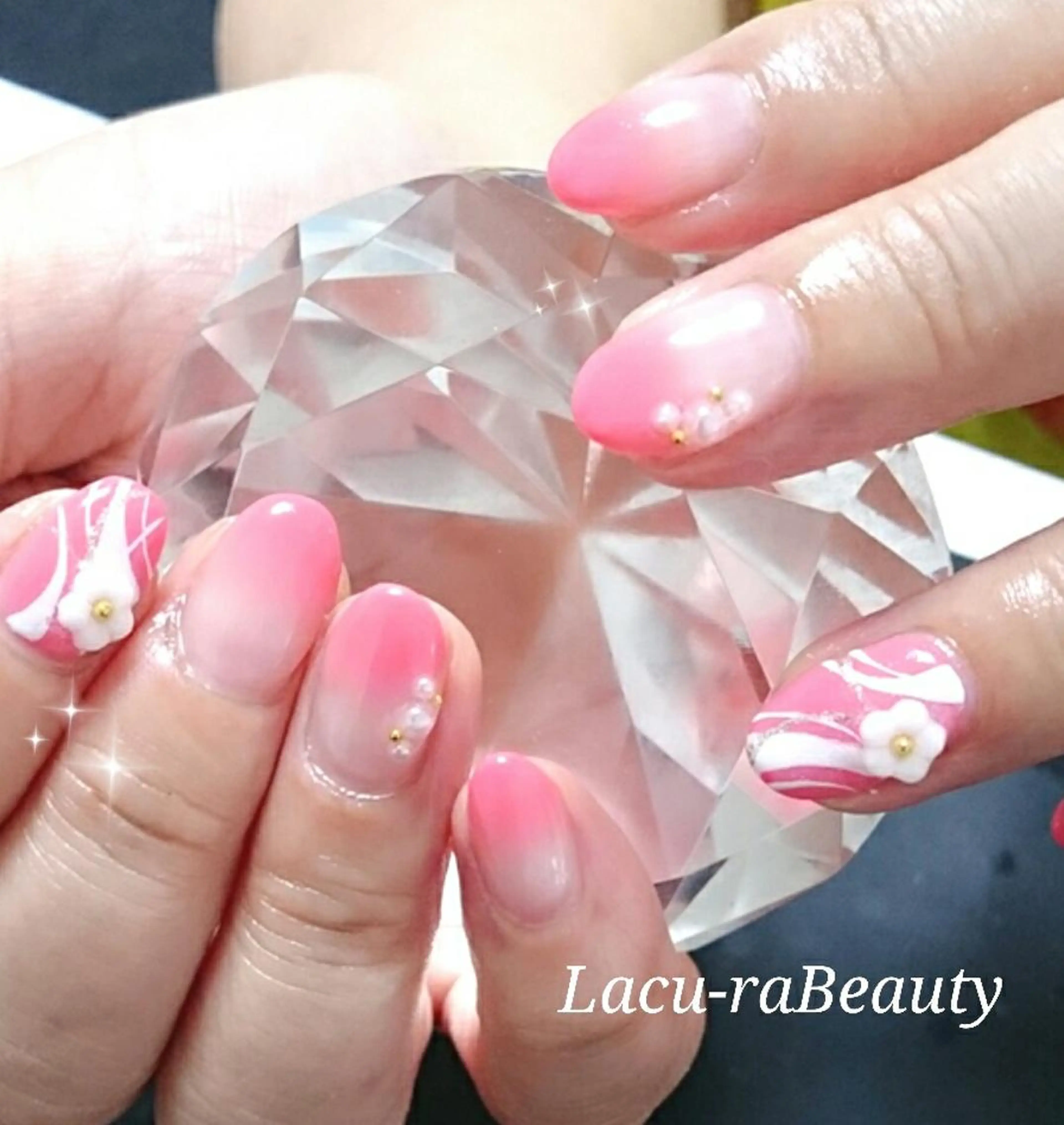 ネイル オフィスネイル 小顔と腸の専門店 ラクーラビューティのエステ・リラクイメージ