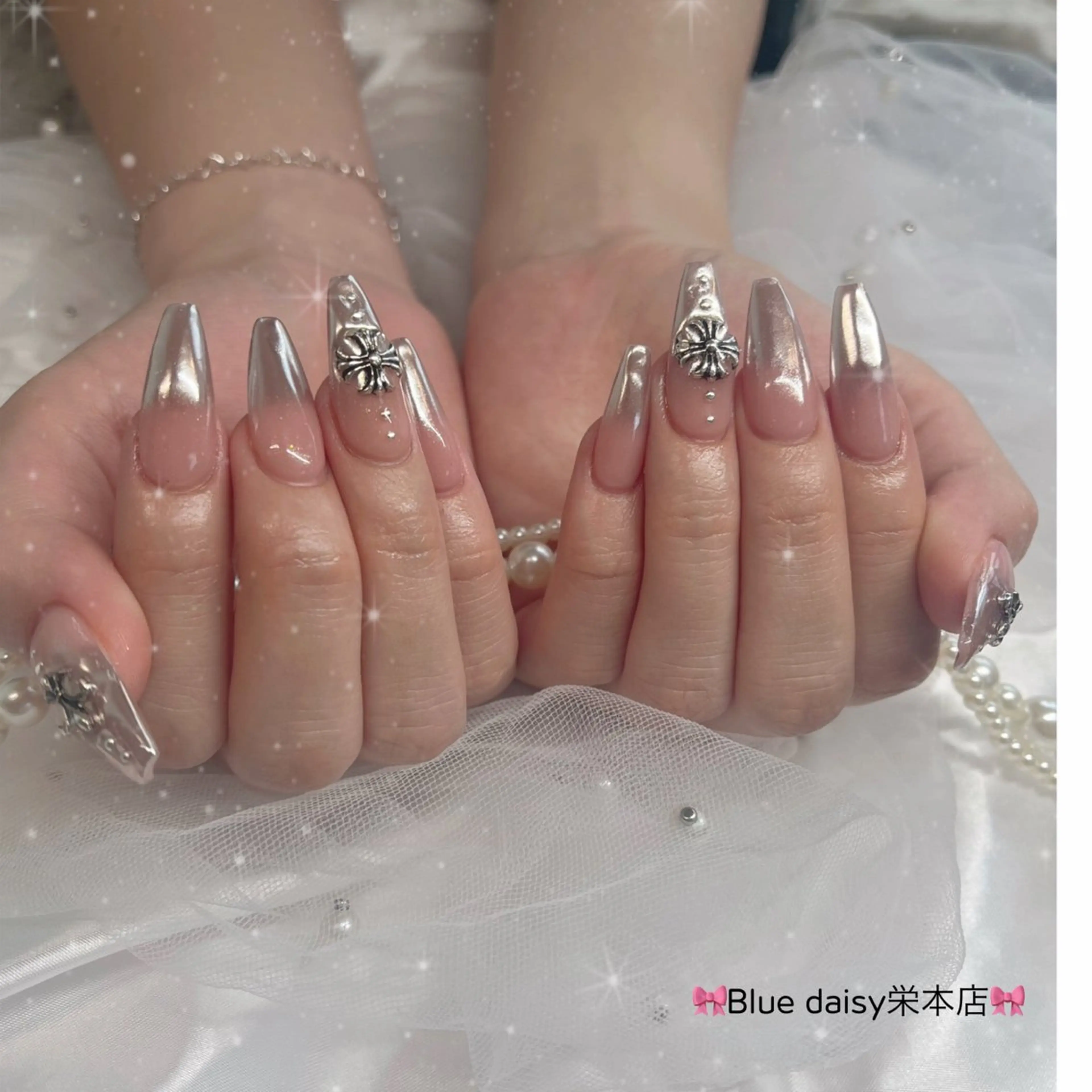 ネイル ミラーネイル シルバー ハンドネイル ブルーデイジー栄本店所属・BlueDaisy 栄本店のネイルデザイン
