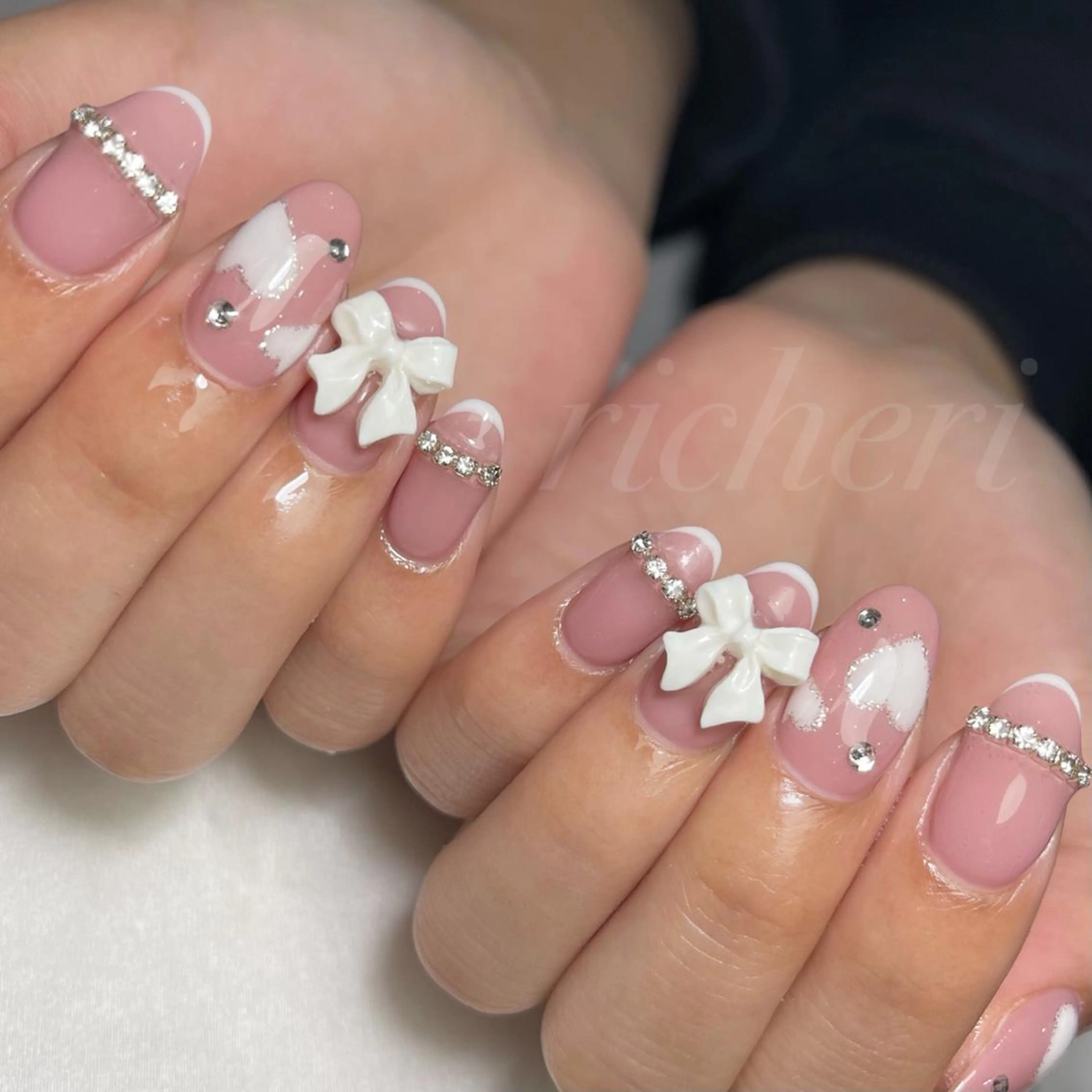 ミディアム ネイル ハンドネイル richeri beautyのエステ・リラクイメージ