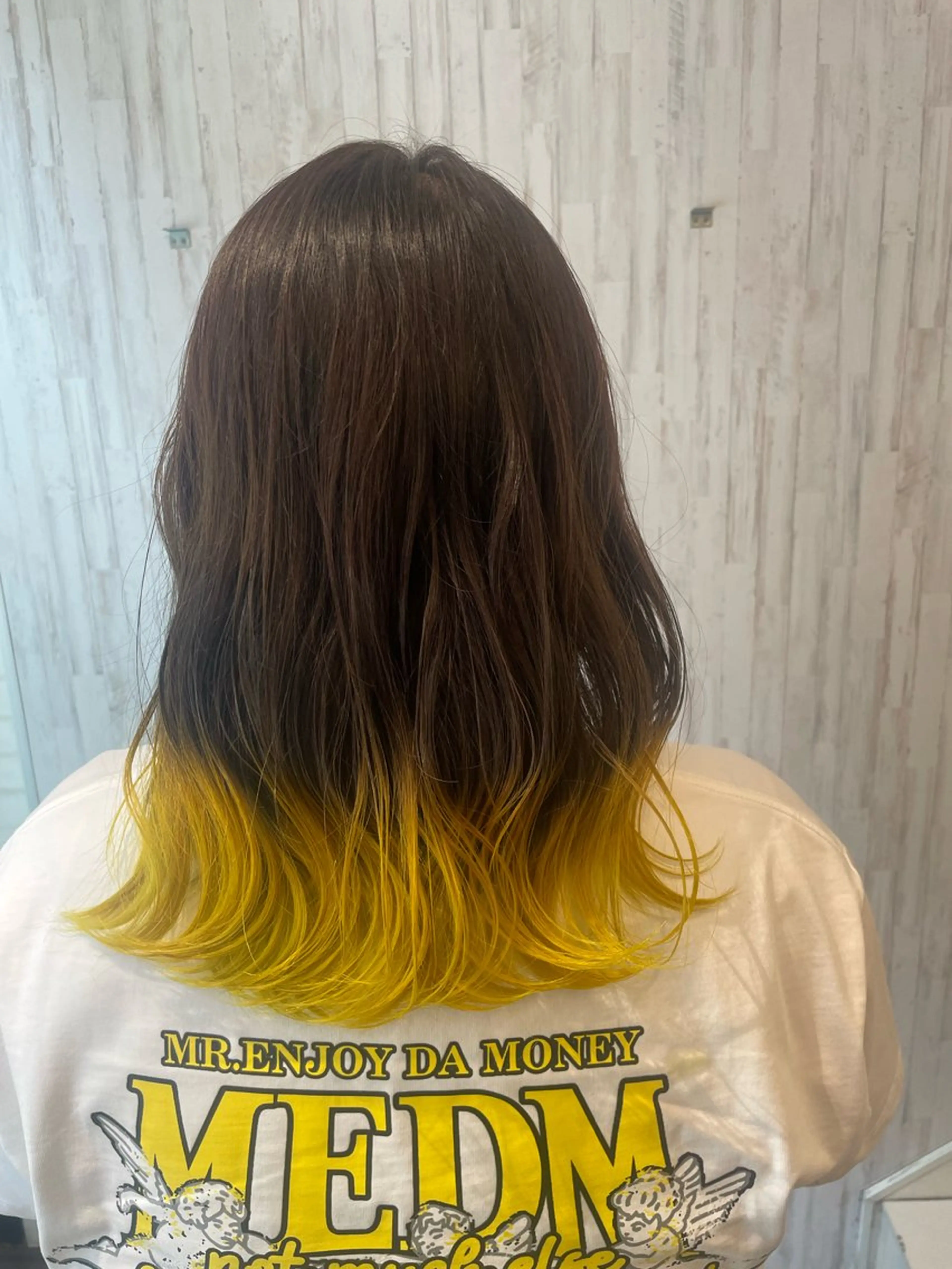 デザインブリーチ(ハイライト、アンブレラ、インナー)×フルカラー×トリートメントの写真