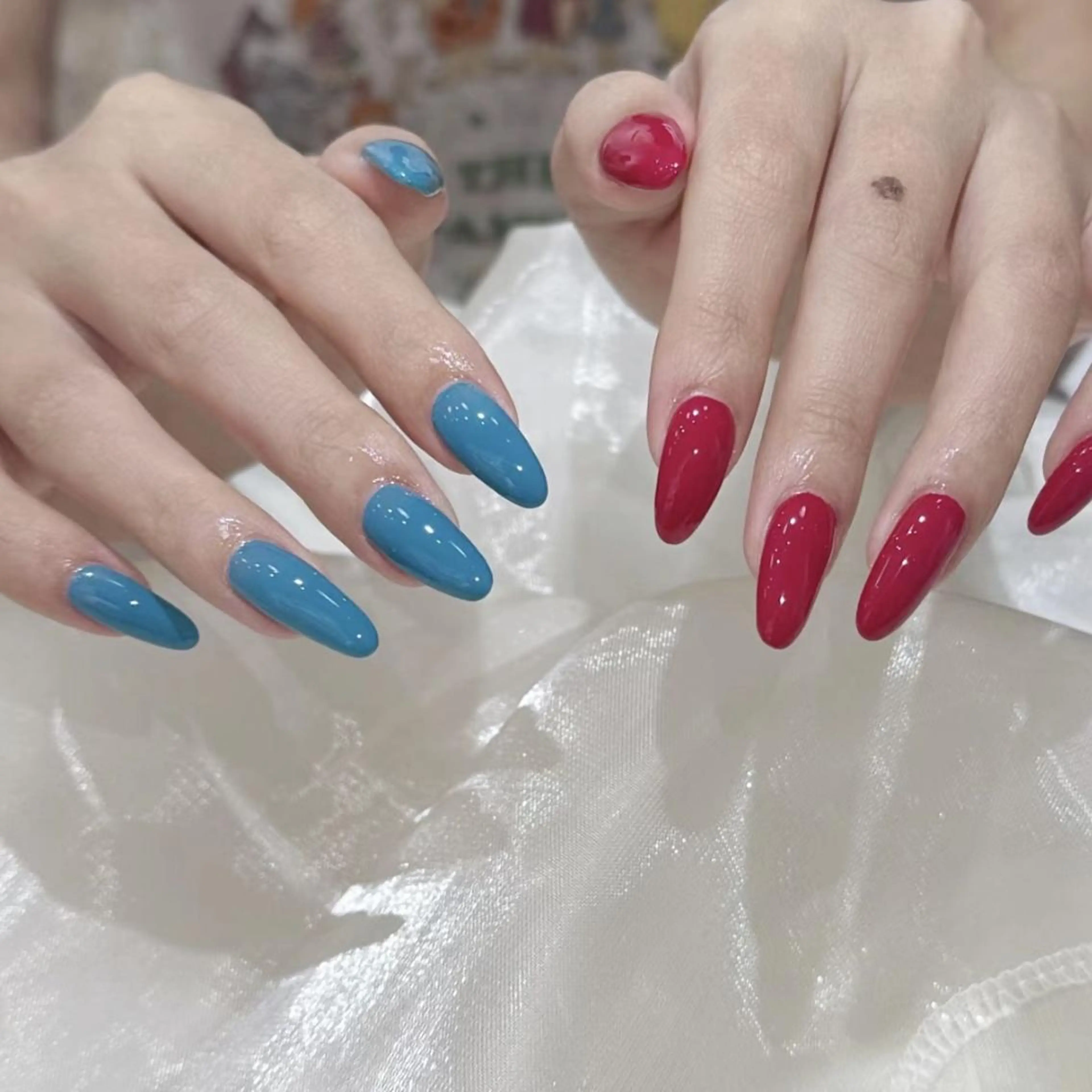 ネイル ハンドネイル RAFFINE 月🦋🩵のネイルデザイン