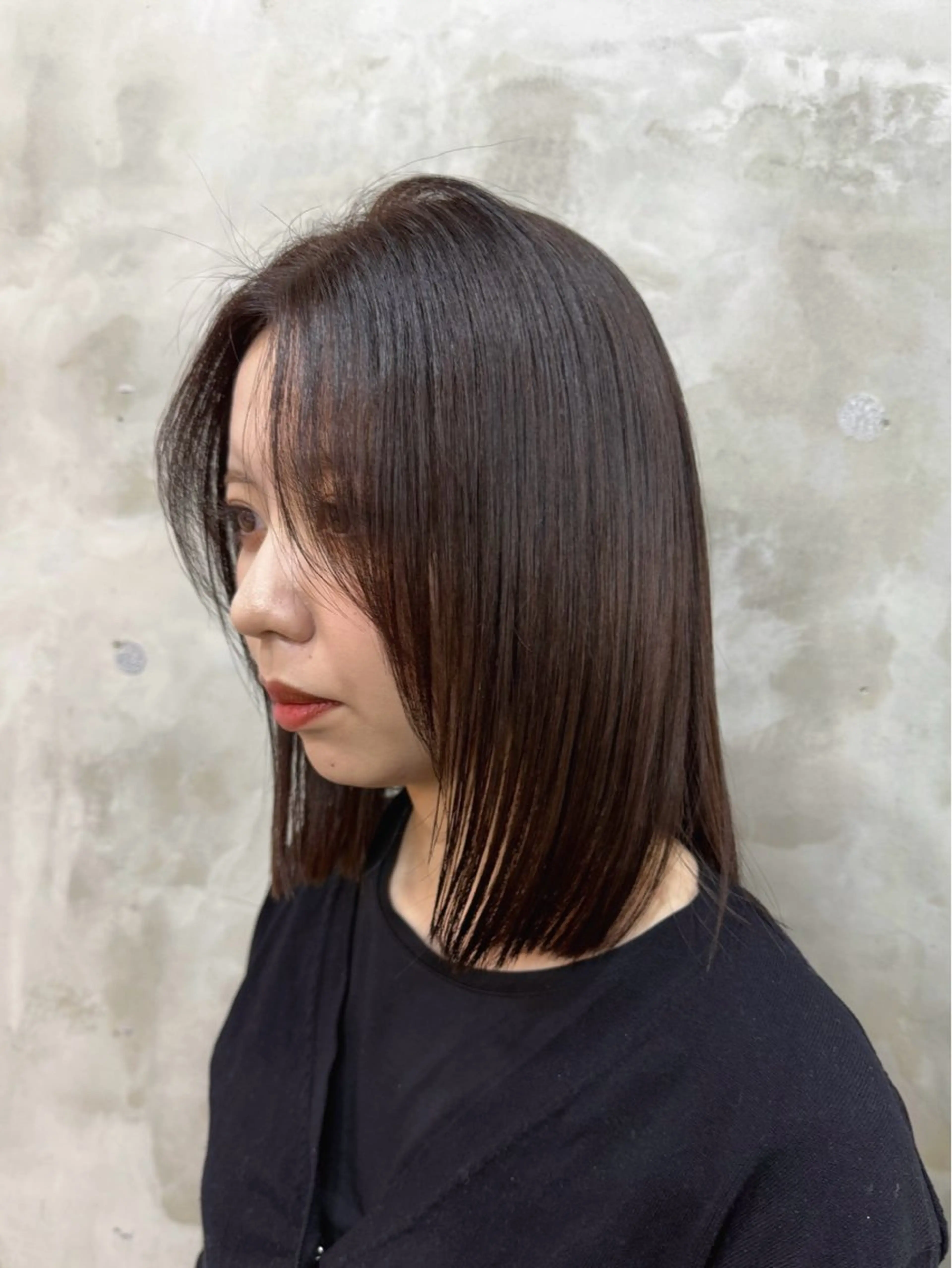 ミディアム カラー ブラウンカラー 透明感カラー ナチュラルブラウン ヘアカラー トリートメント eTONe所属・三條 朋香のヘアスタイル