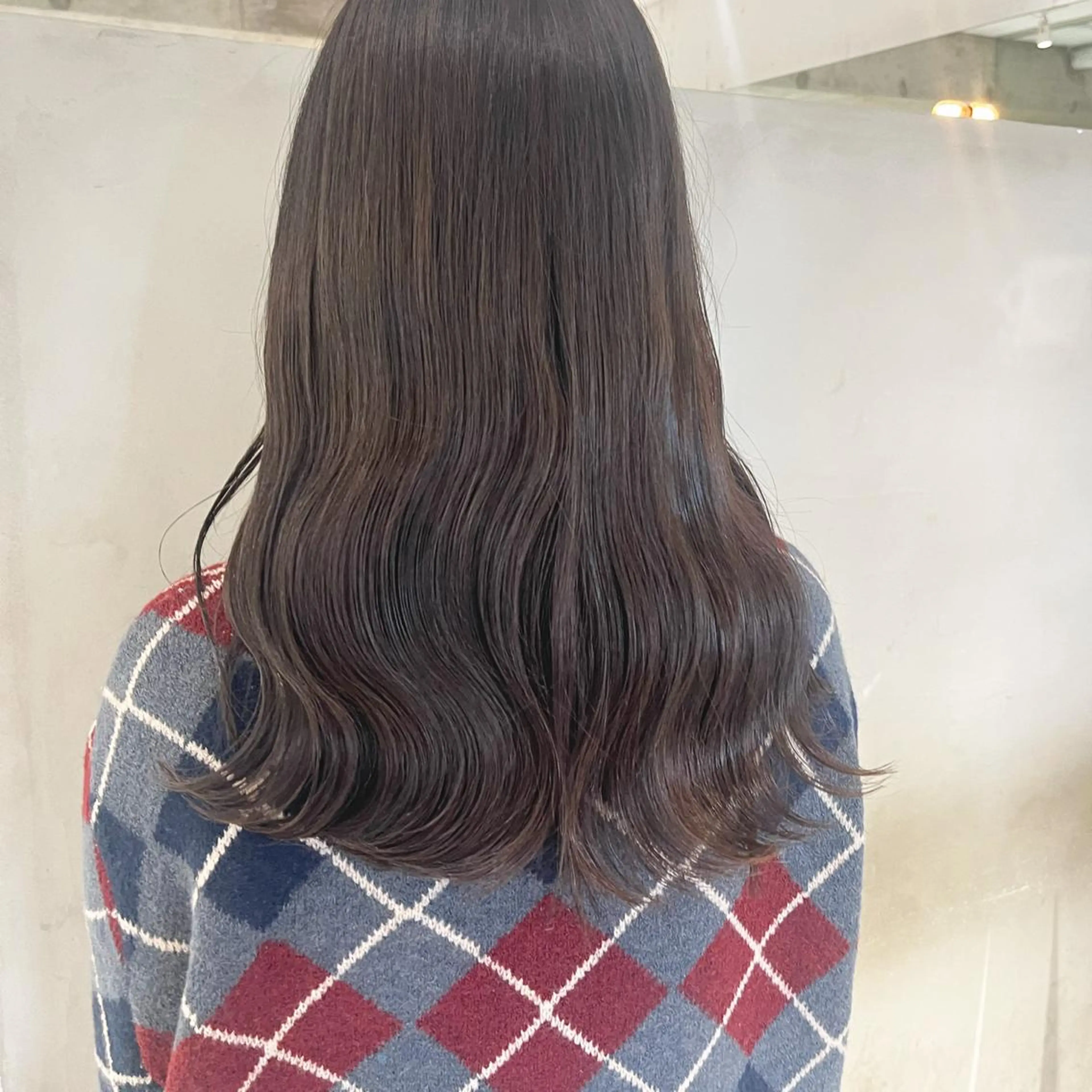 セミロング カラー アッシュ アッシュブラウン アッシュグレー アッシュグレージュ ブラウンカラー カジュアルを女っぽく 𝗮𝘆𝗮𝗰𝗼のヘアスタイル