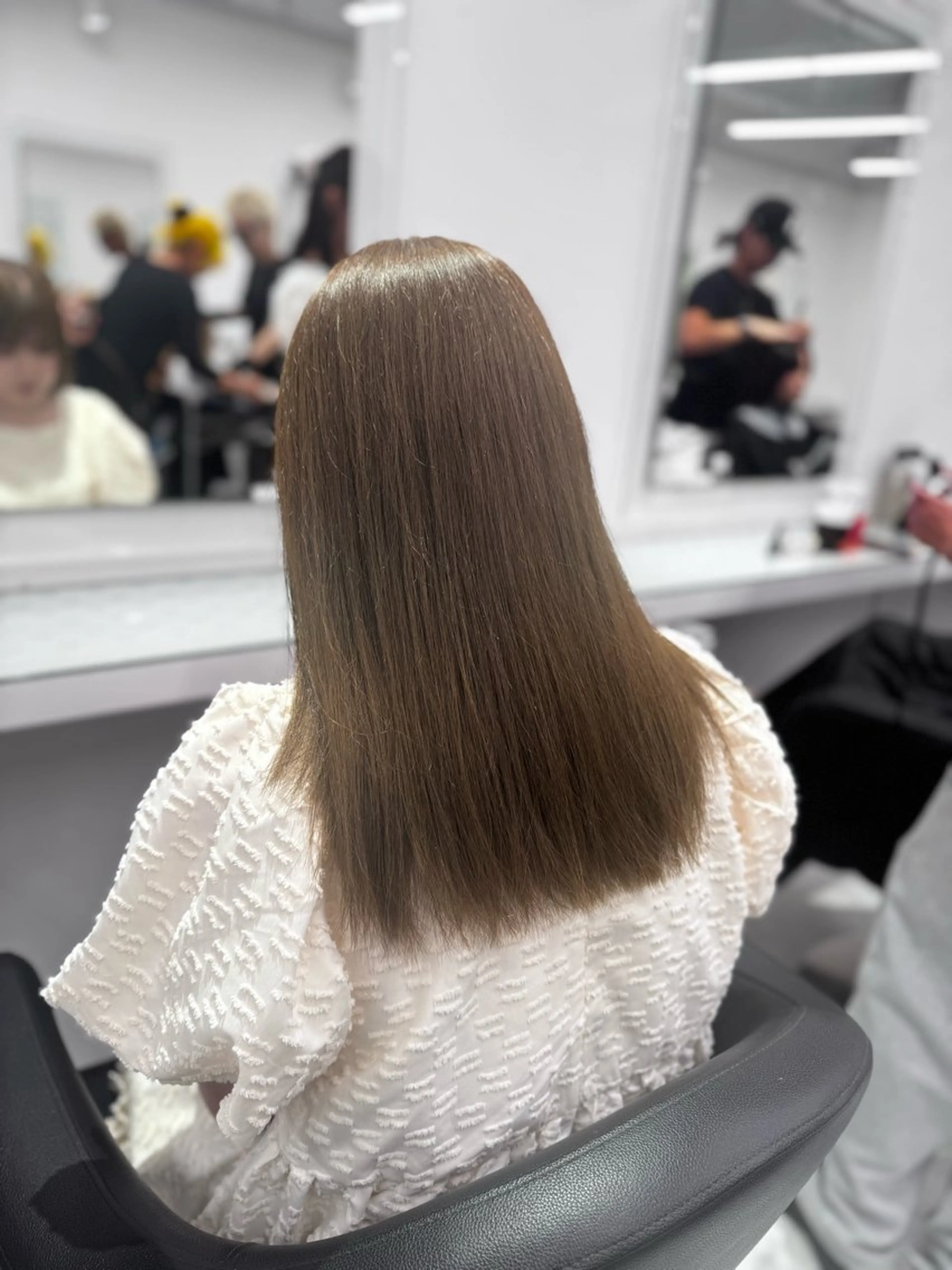 ロング カラー ヘアアレンジ カット ヘアカラー トリートメント ヘアセット 透け上品ハイトーン 職人ゆうと🤍のヘアスタイル