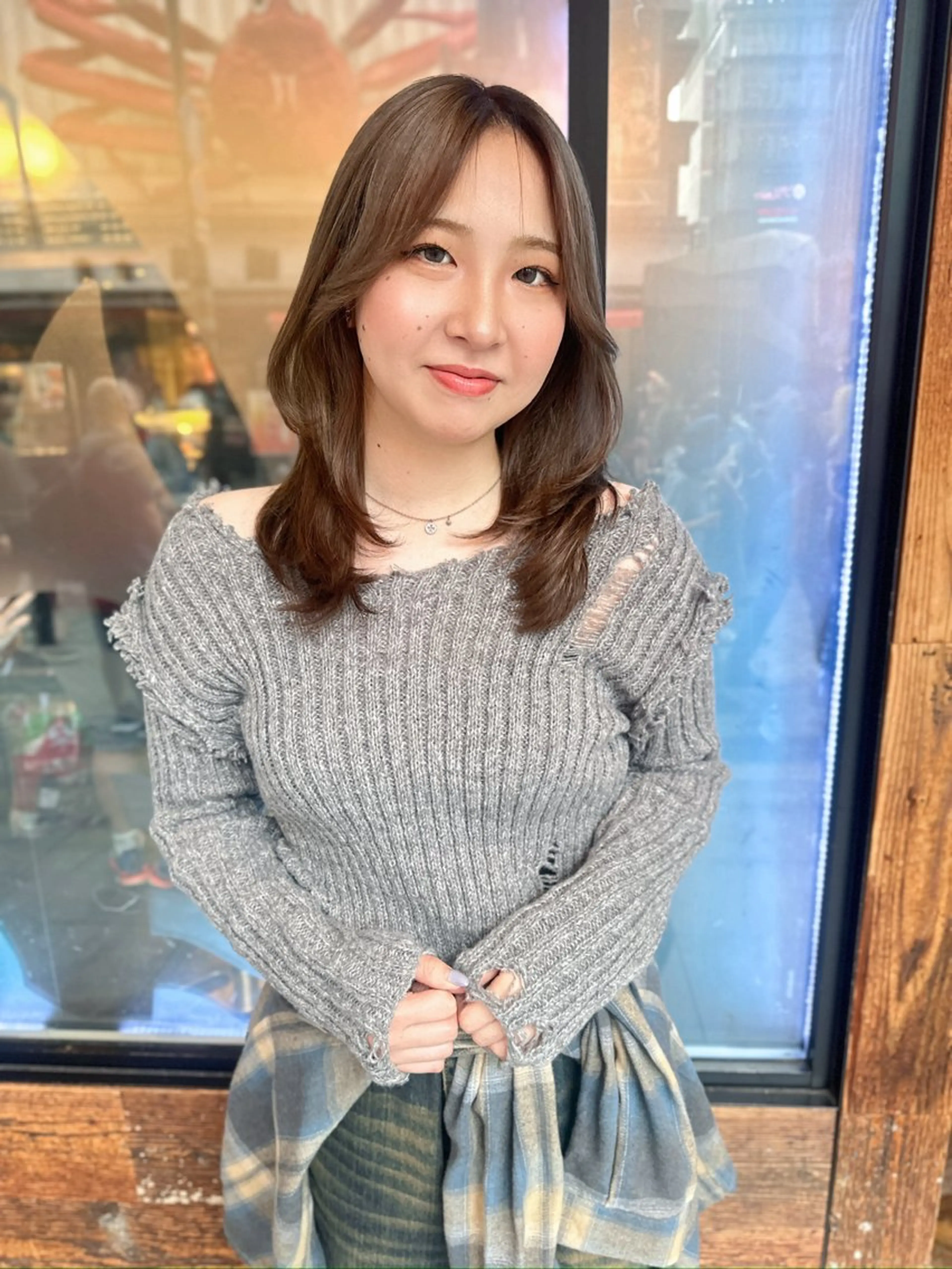 ミディアム カラー ヘアカラー トリートメント ベージュ/インナー カラー🤍Rieのヘアスタイル