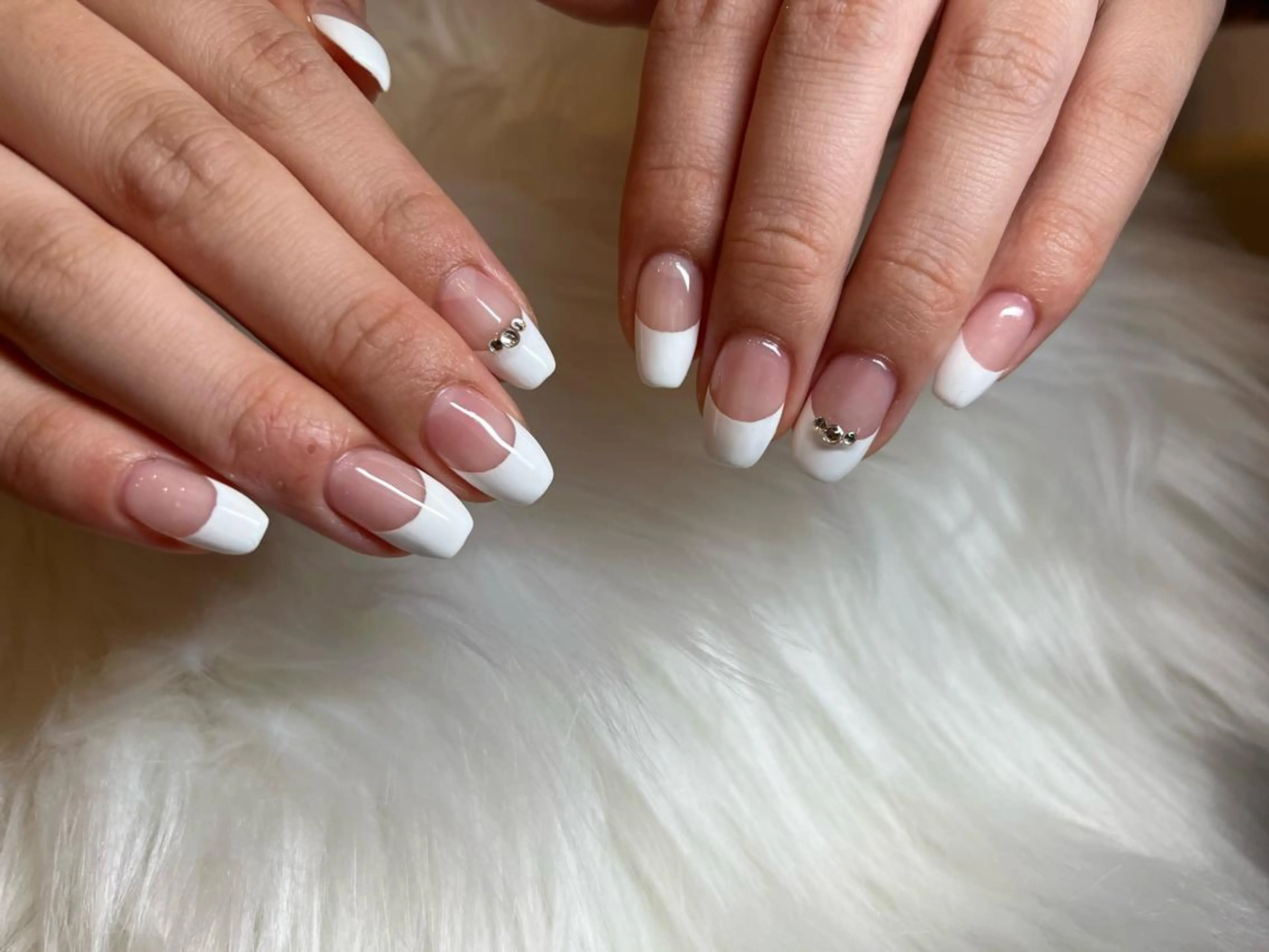 ネイル フレンチネイル ハンドネイル 藤本 楓のネイルデザイン