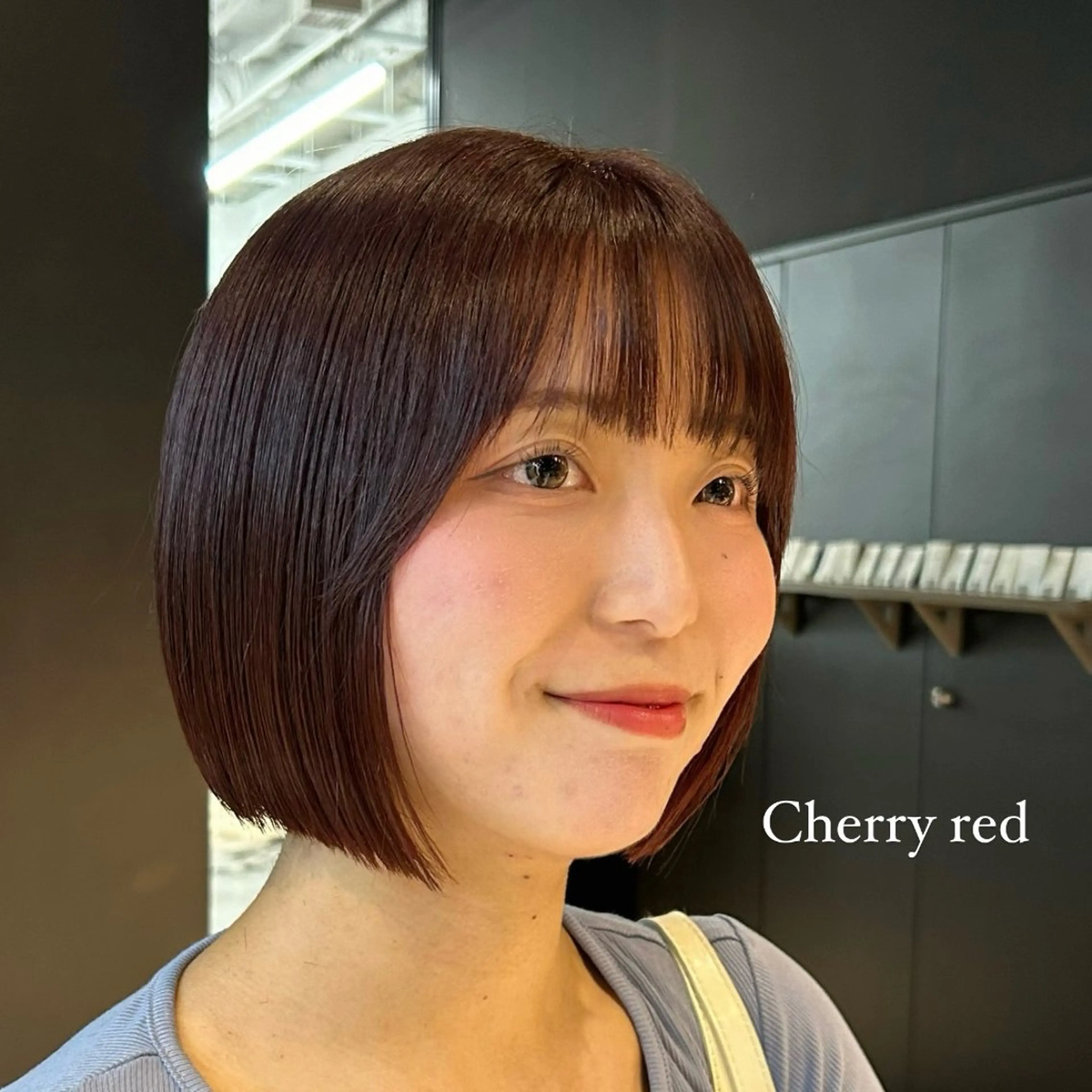 ショート カラー レイヤー/ボブ/透明 感カラー/佐藤奈由のヘアスタイル