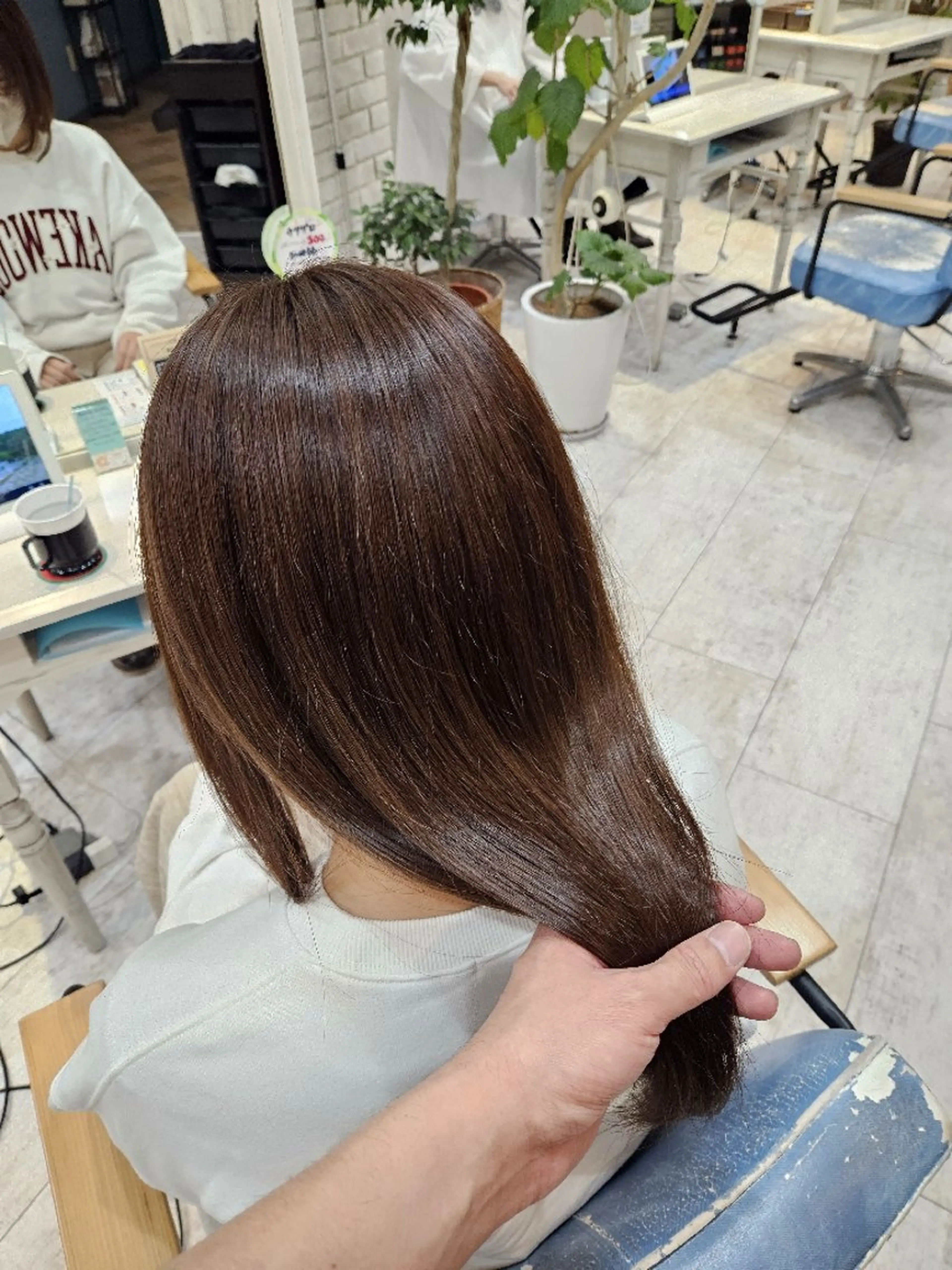 セミロング カラー 顔周りカット 髪質改善 韓国風ヘア レイヤーカット トリートメント カット ヘアカラー トリートメント 韓国風レイヤーカット 西村/心斎橋/なんばのヘアスタイル